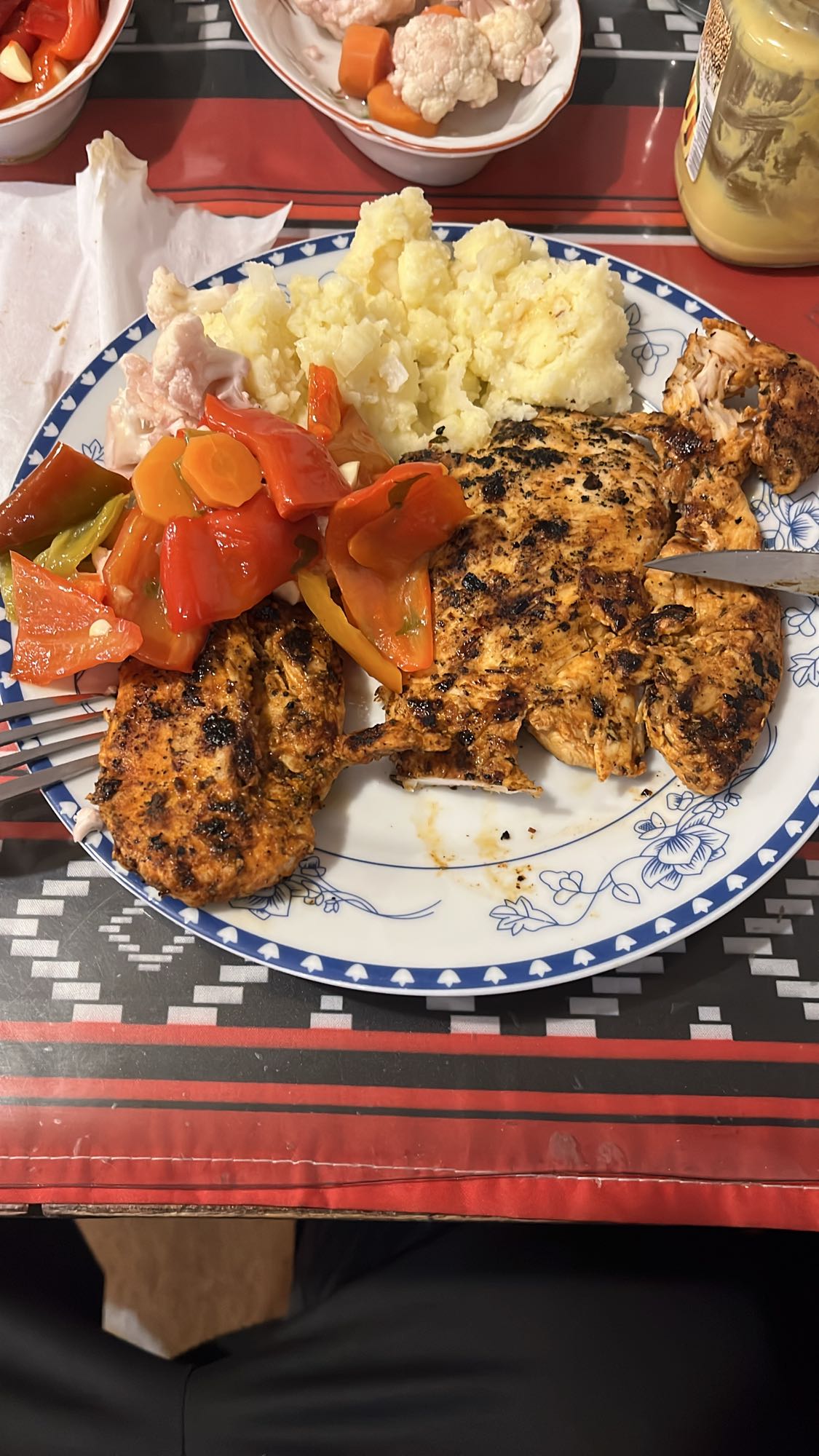 Пилешко с гарнитура