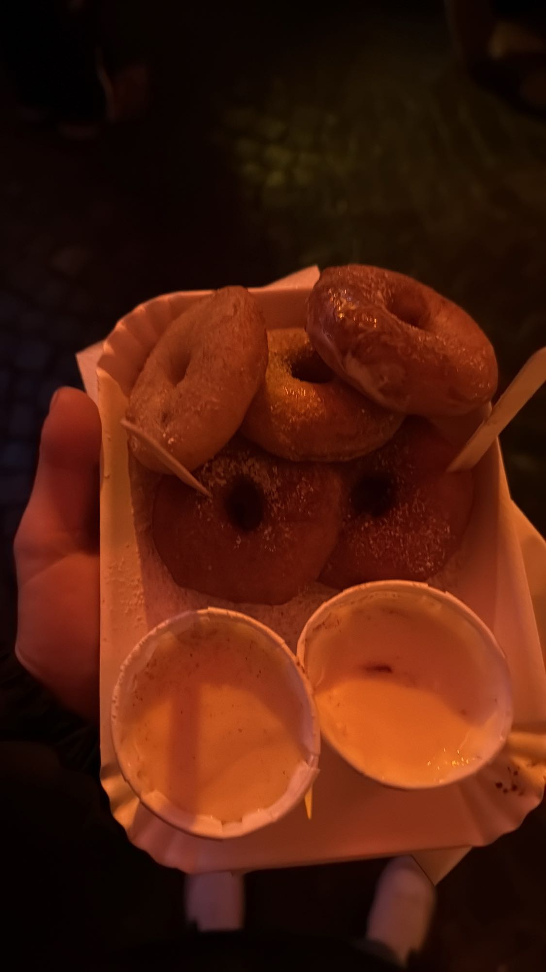 Gogoși cu sos dulce