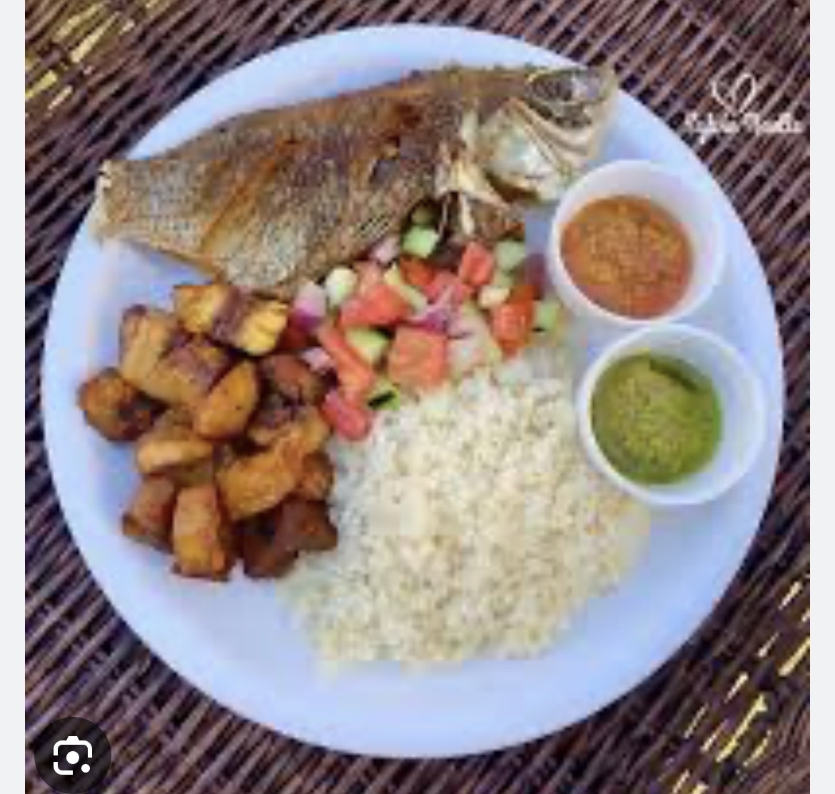 Poisson grillé, attiéké, alloco
