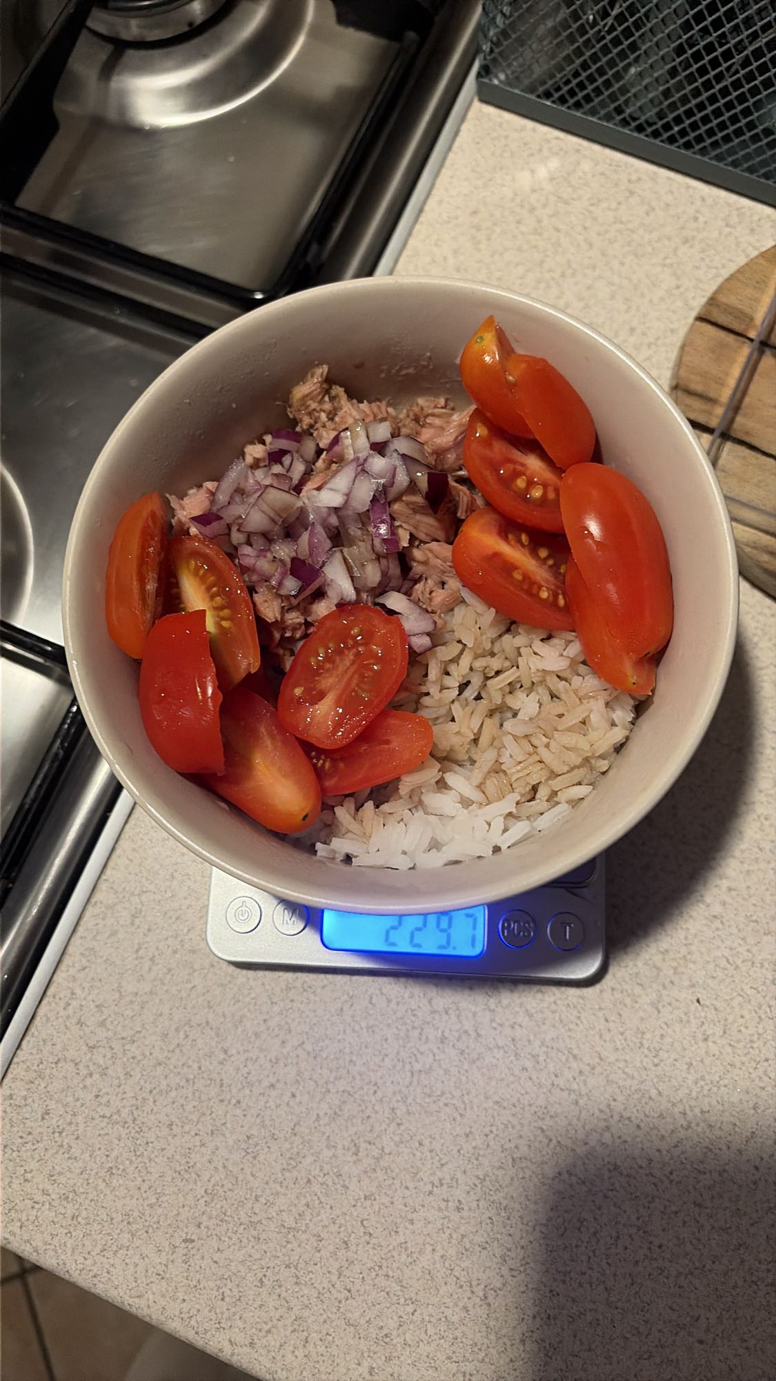 рис с тунцом и овощами