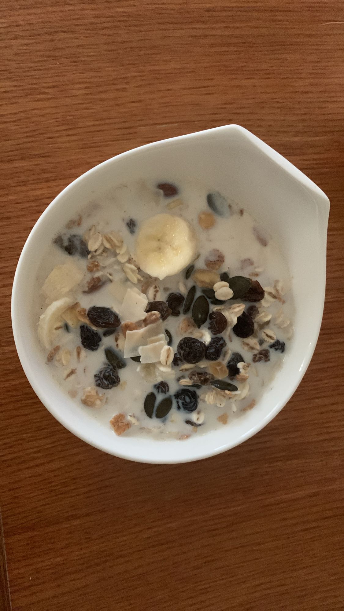 mleko z musli i bananem