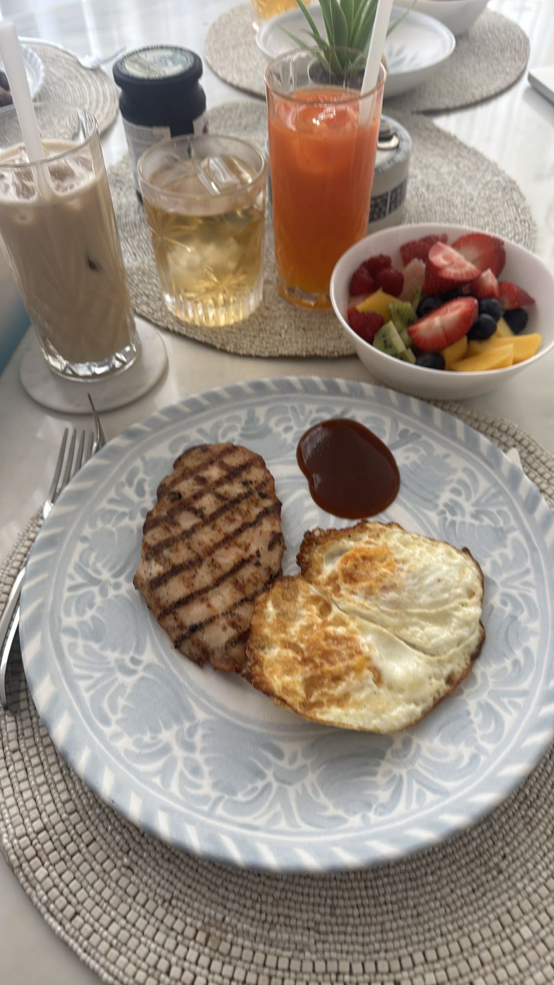 Gegrilltes Hähnchen Frühstück