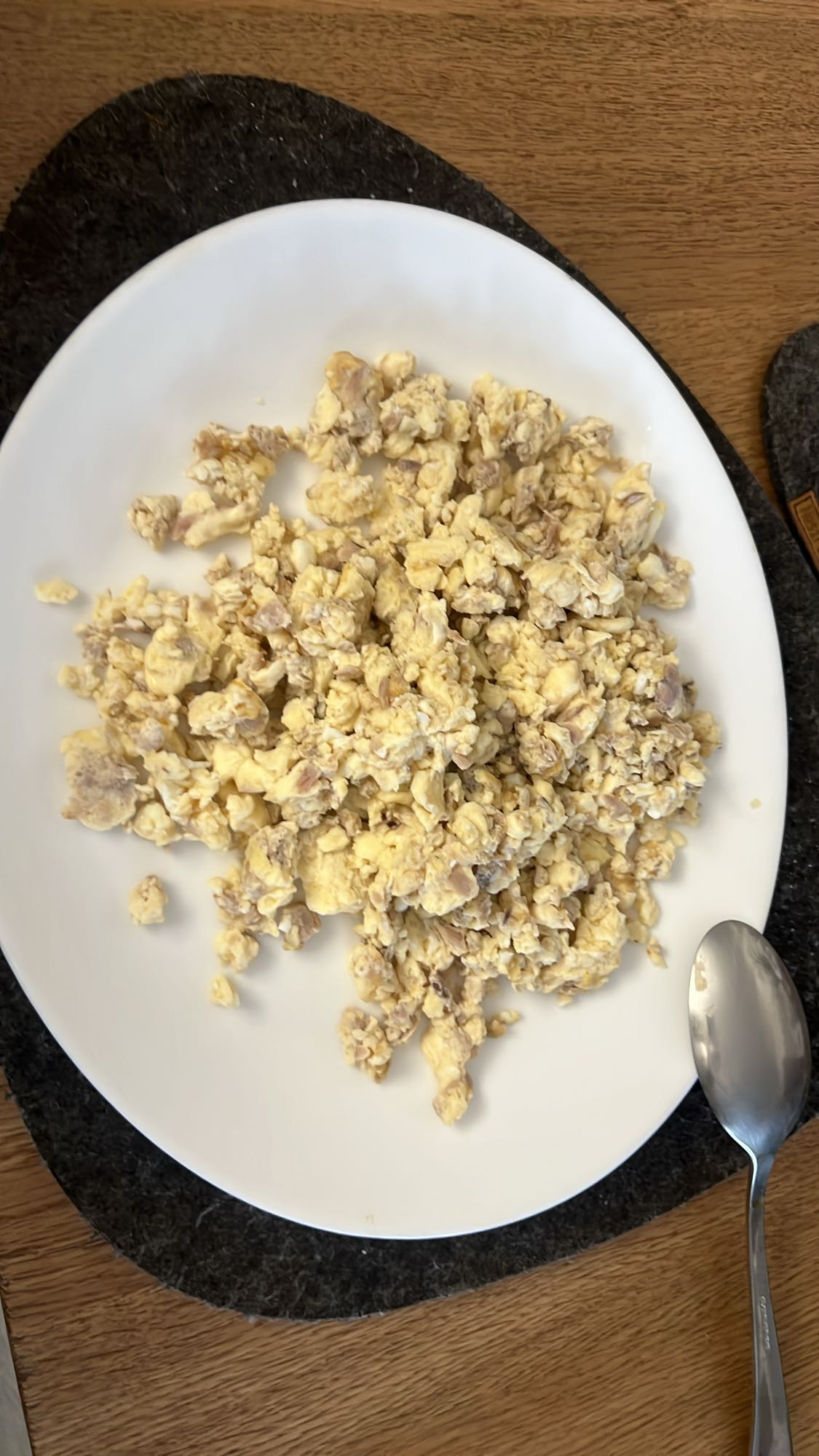 Scrambled eggs with ham
