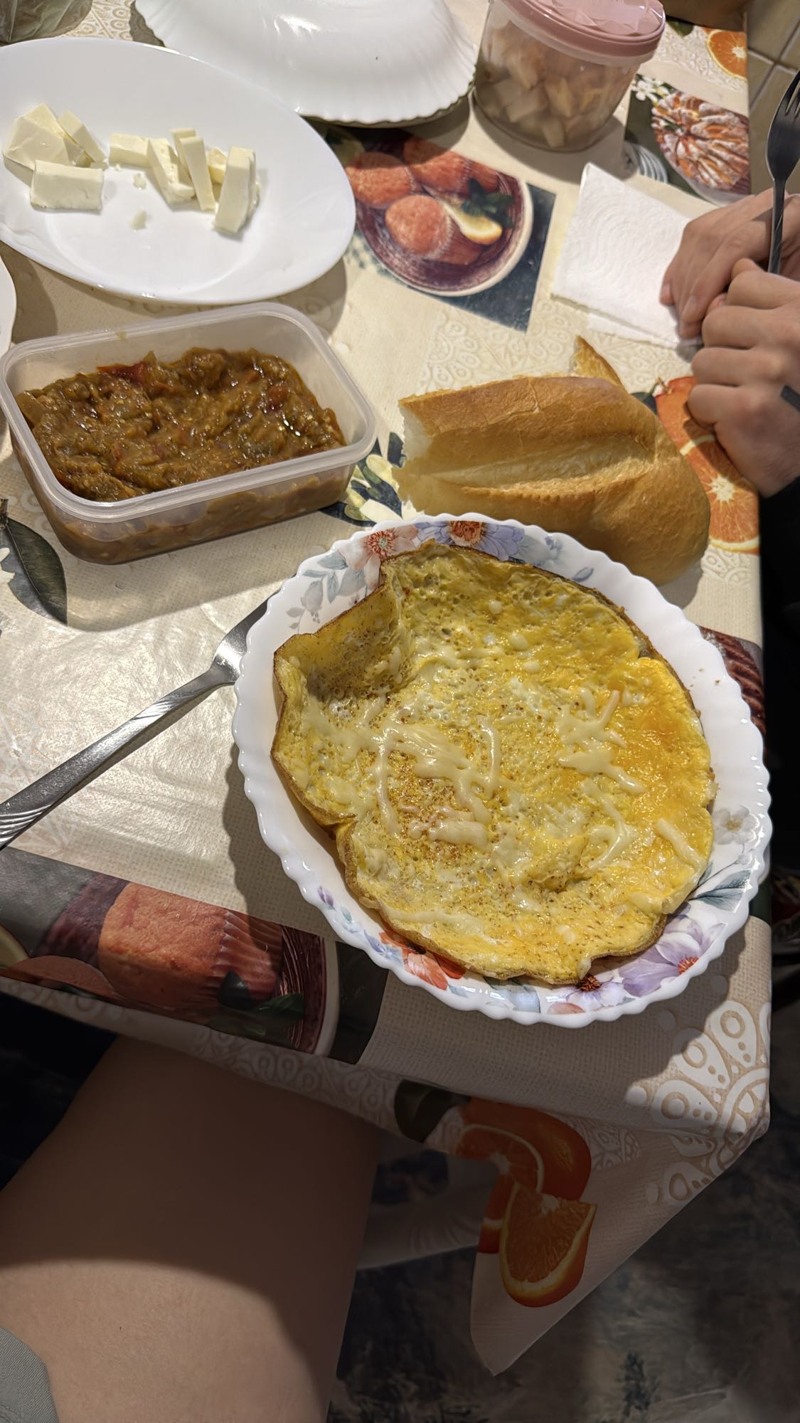 Mic dejun cu omletă și legume