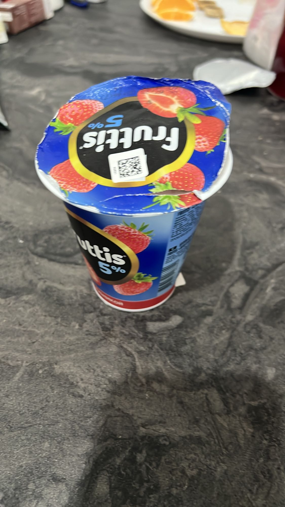 մրգային յոգուրտ