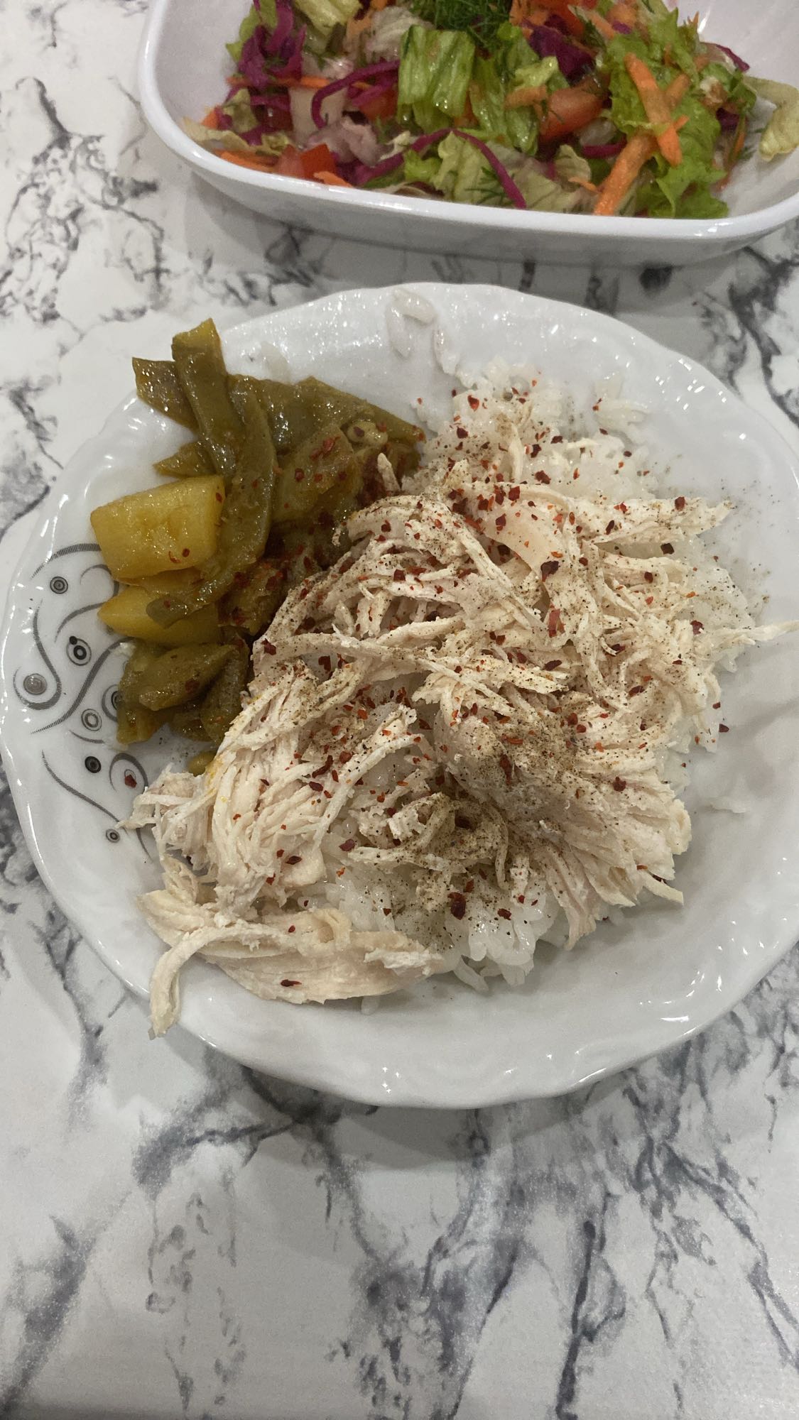 Chicken rice with salad