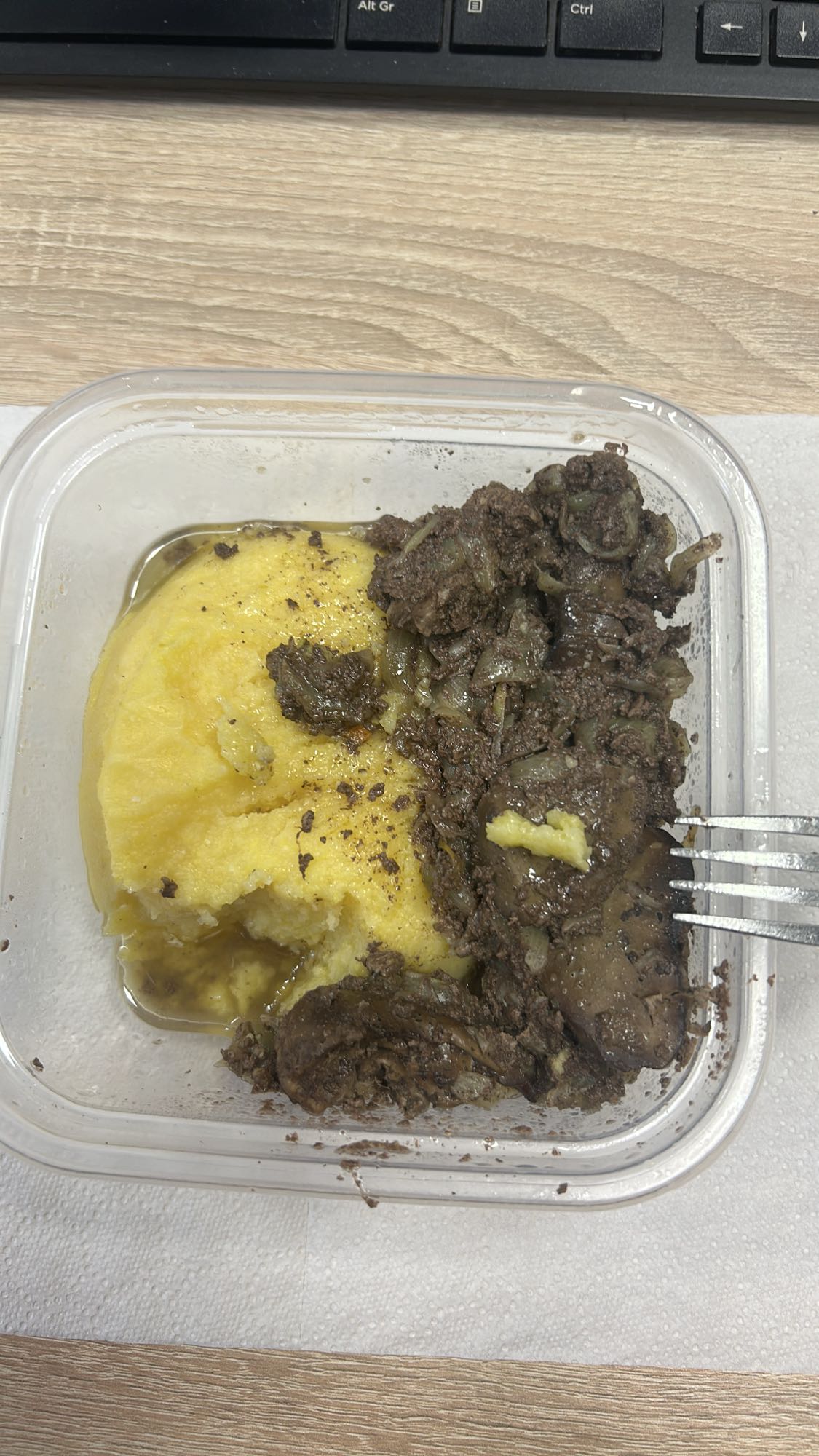 Mămăligă cu ficat