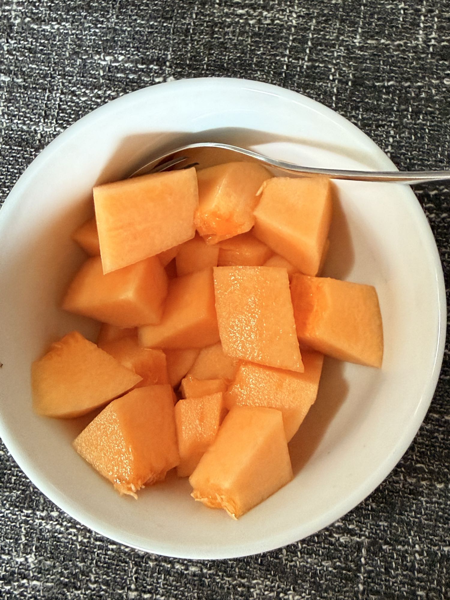 Bol cu pepene galben