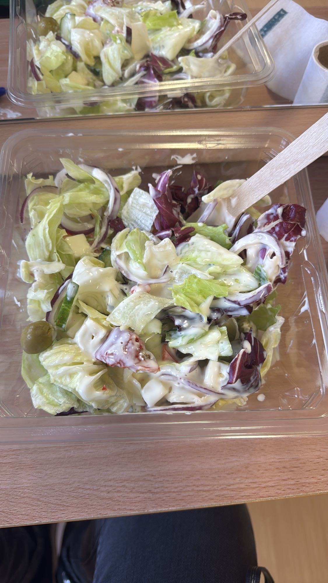 Gemischter Salat mit Dressing