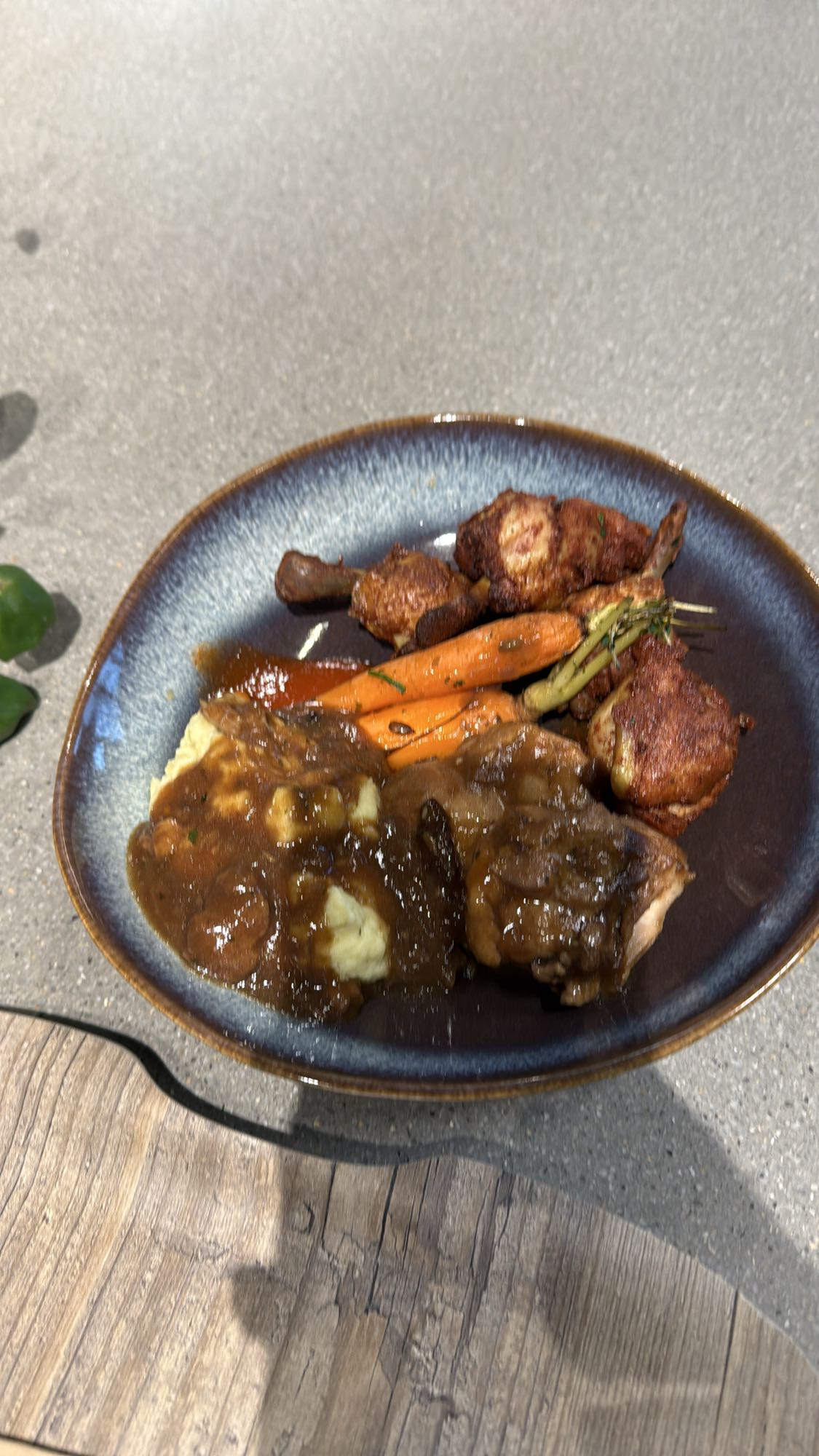 Chicken with mash & veg