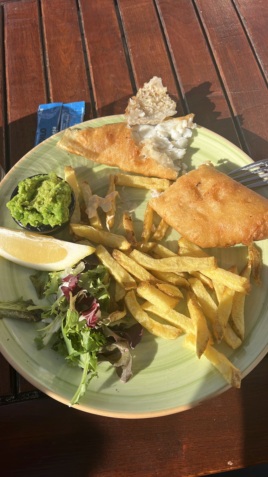 Pescado con papas fritas