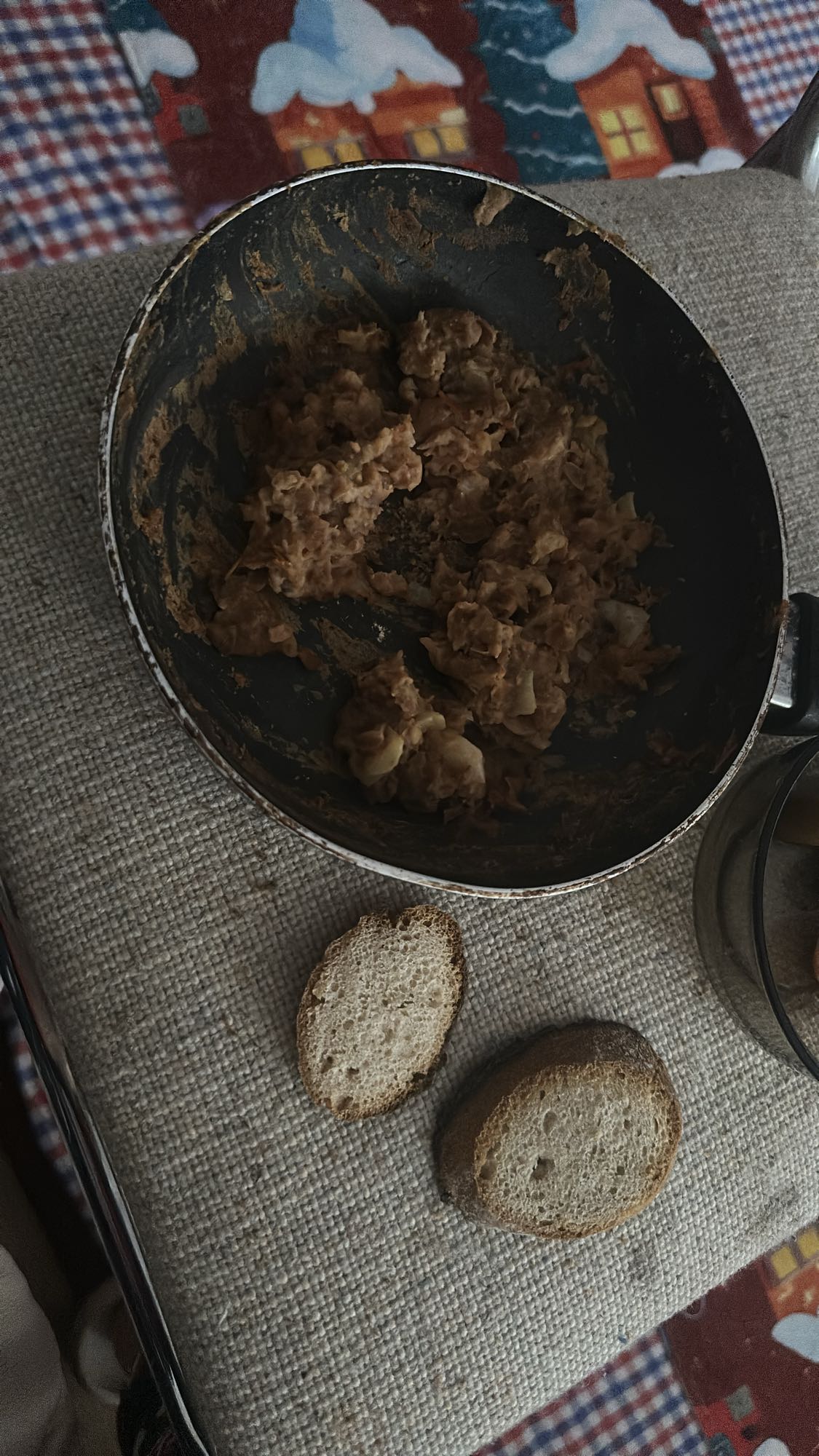 Tonbalıklı ekmek