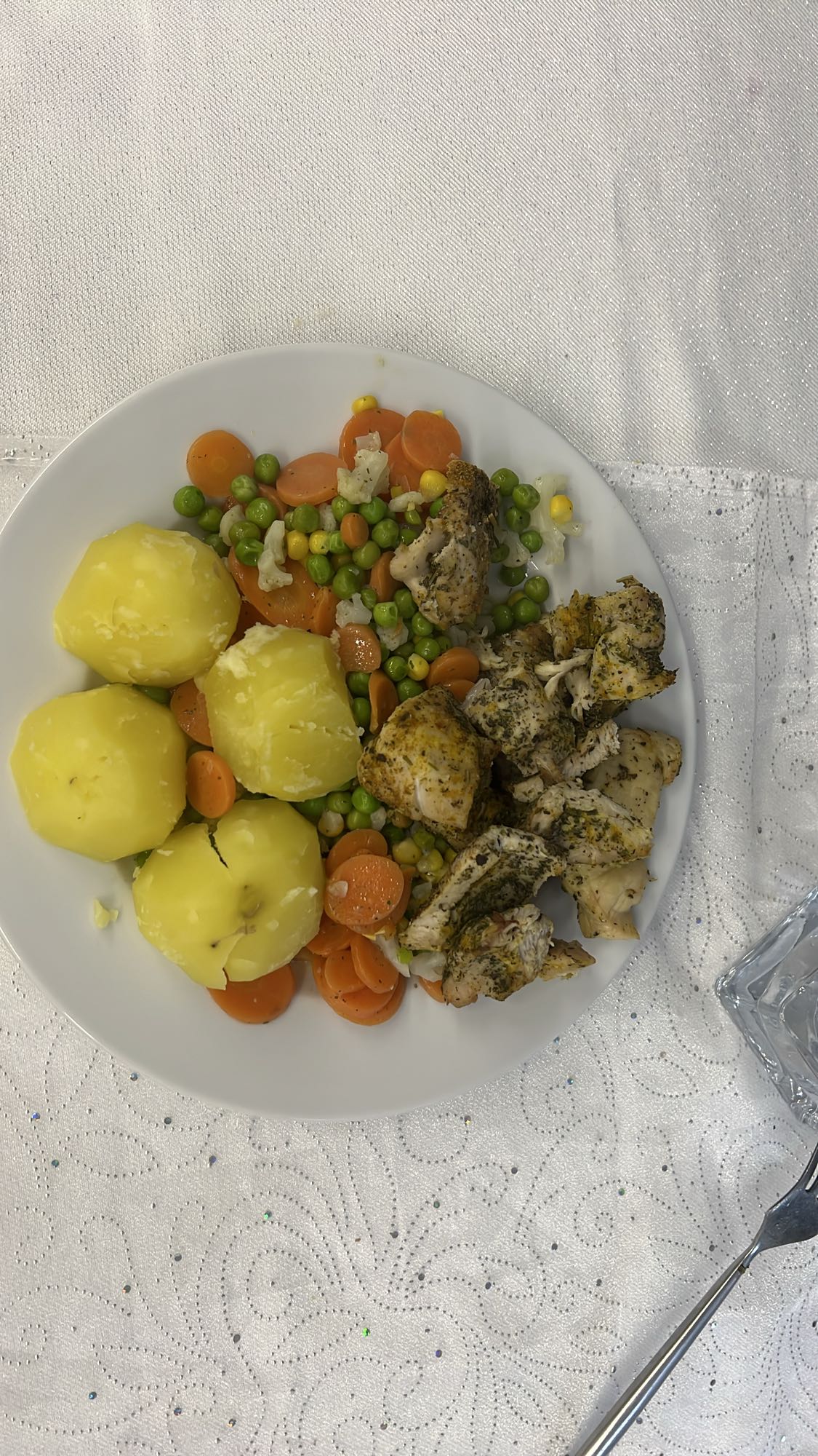 Kurczak z warzywami i ziemniakami