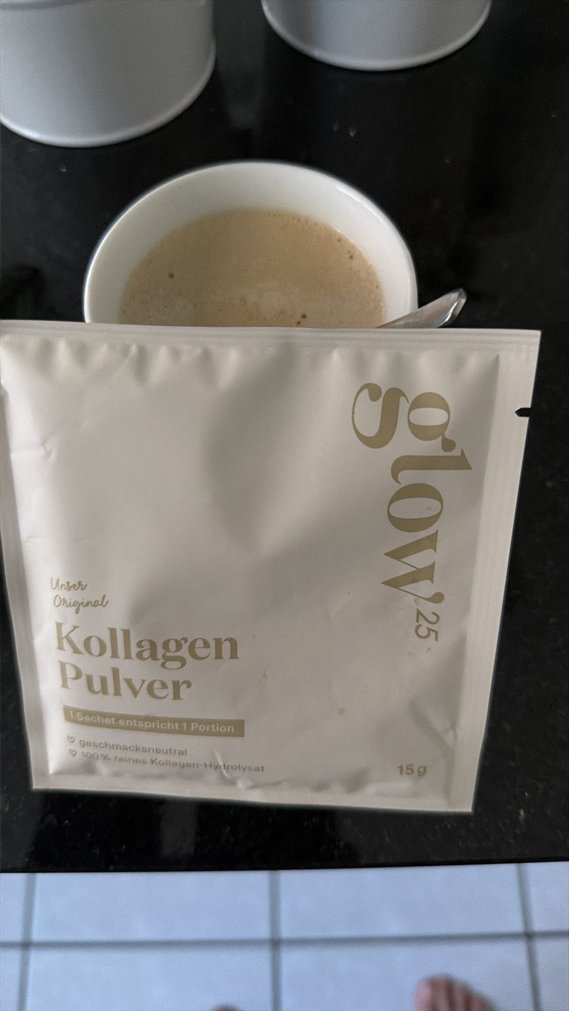 Kaffee mit Kollagenpulver