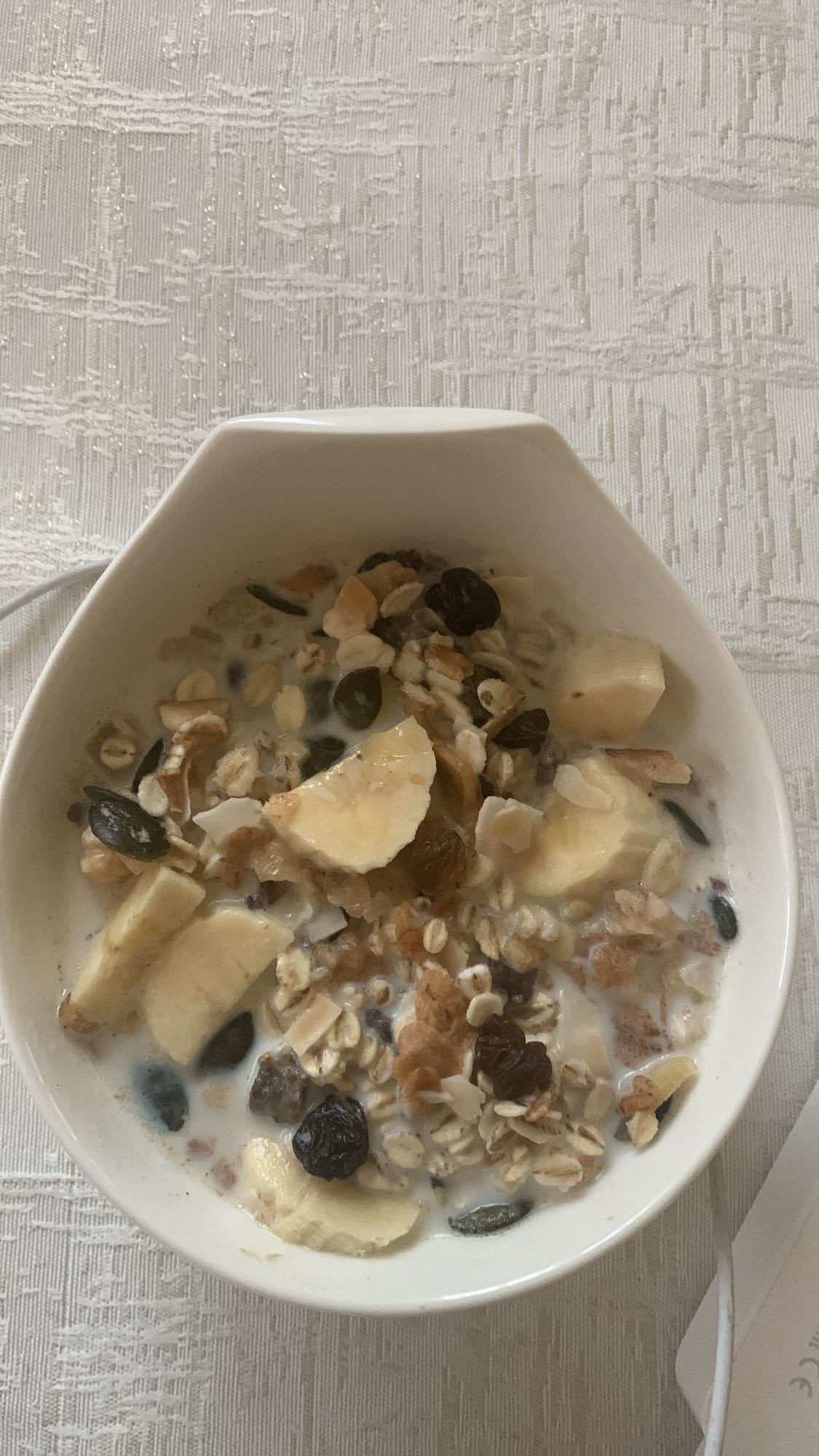 mleko z musli i bananem