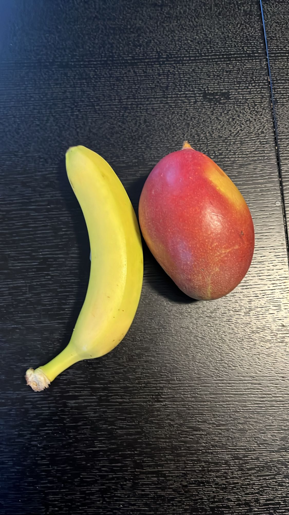 Банан и манго