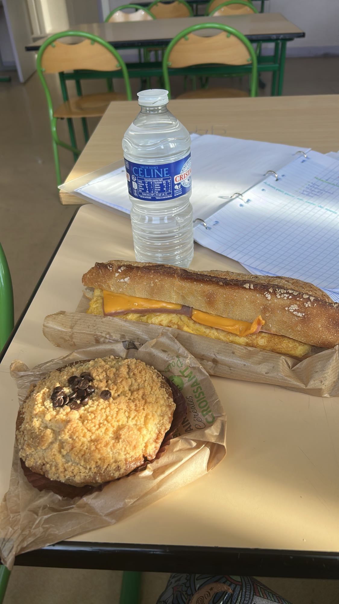 Sandwich et viennoiserie