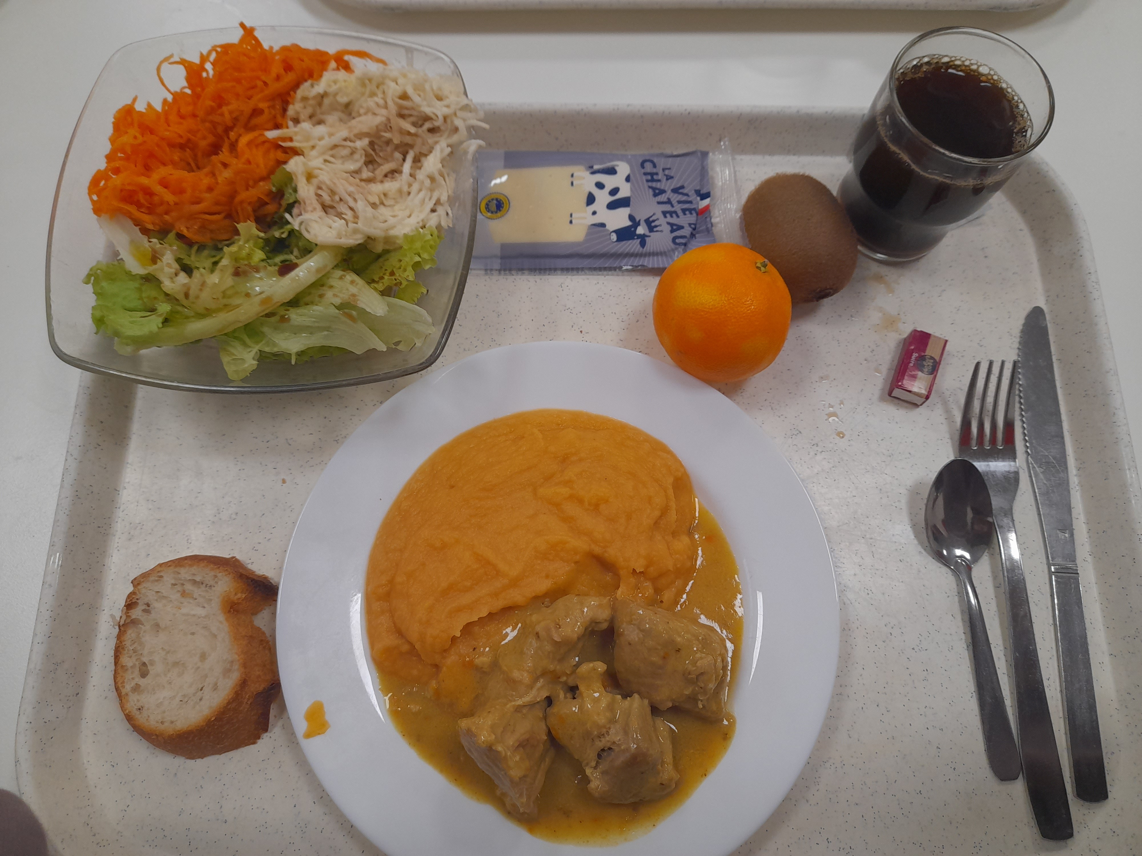 Déjeuner complet cantine