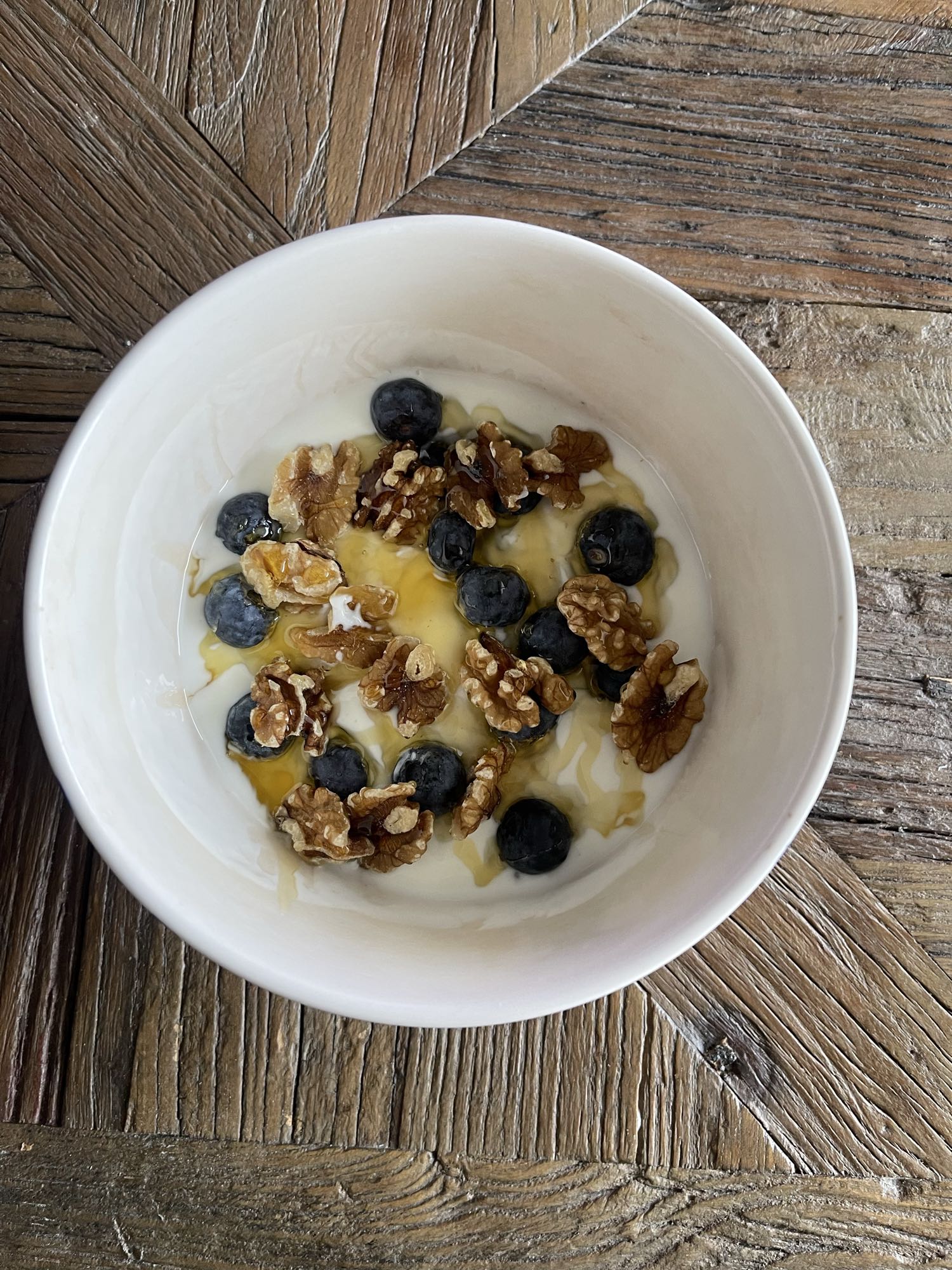 Yaourt noix myrtilles miel