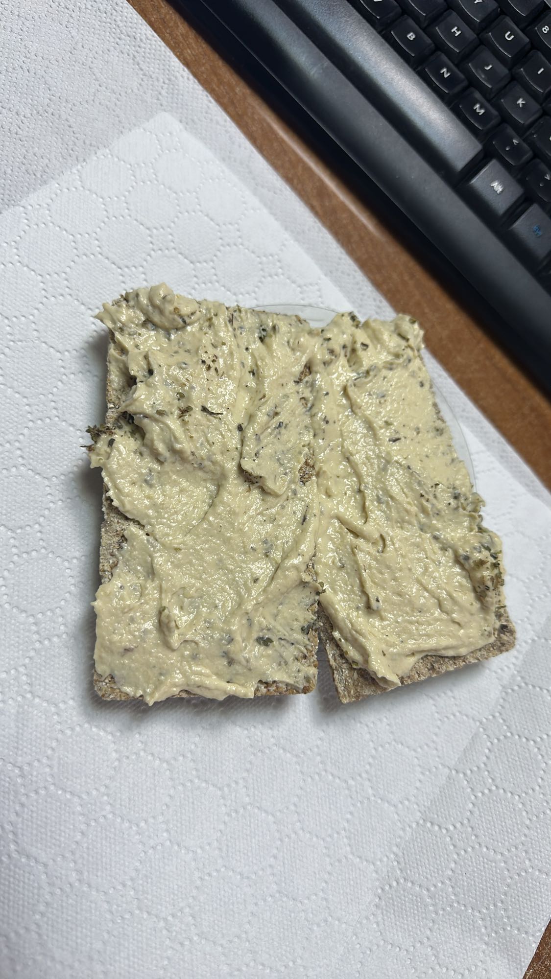 Crispbread with hummus