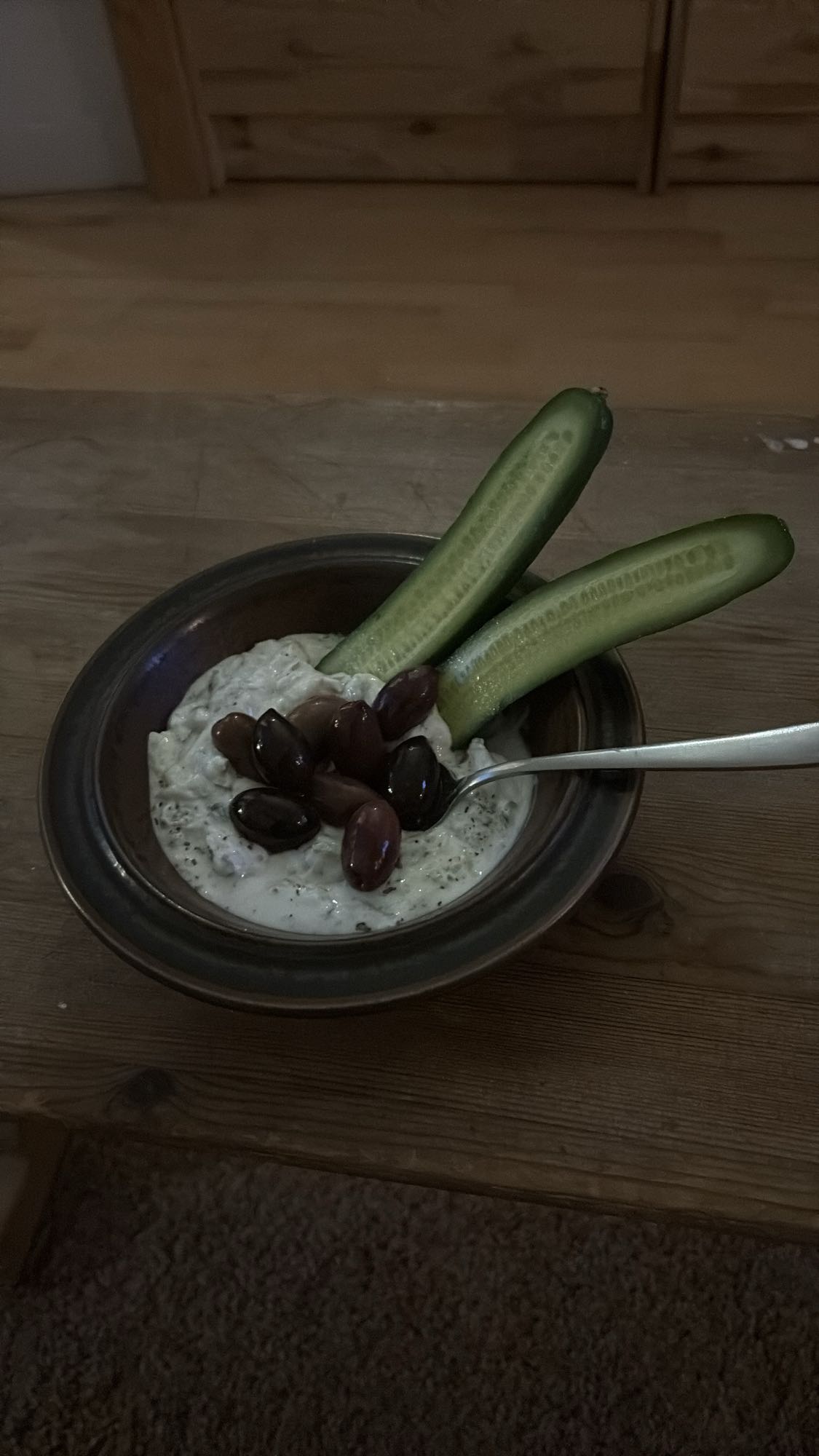 Tzatziki med gurka & oliver