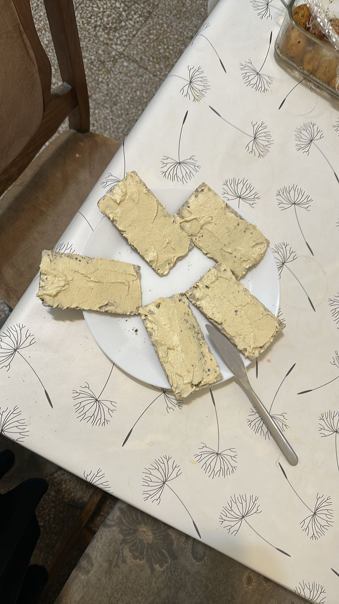 Hummus Crispbread Snack