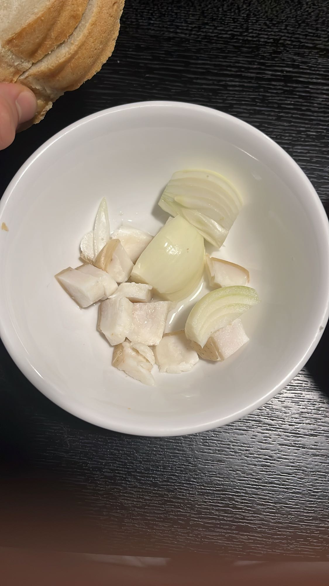 Сало с луком и хлебом