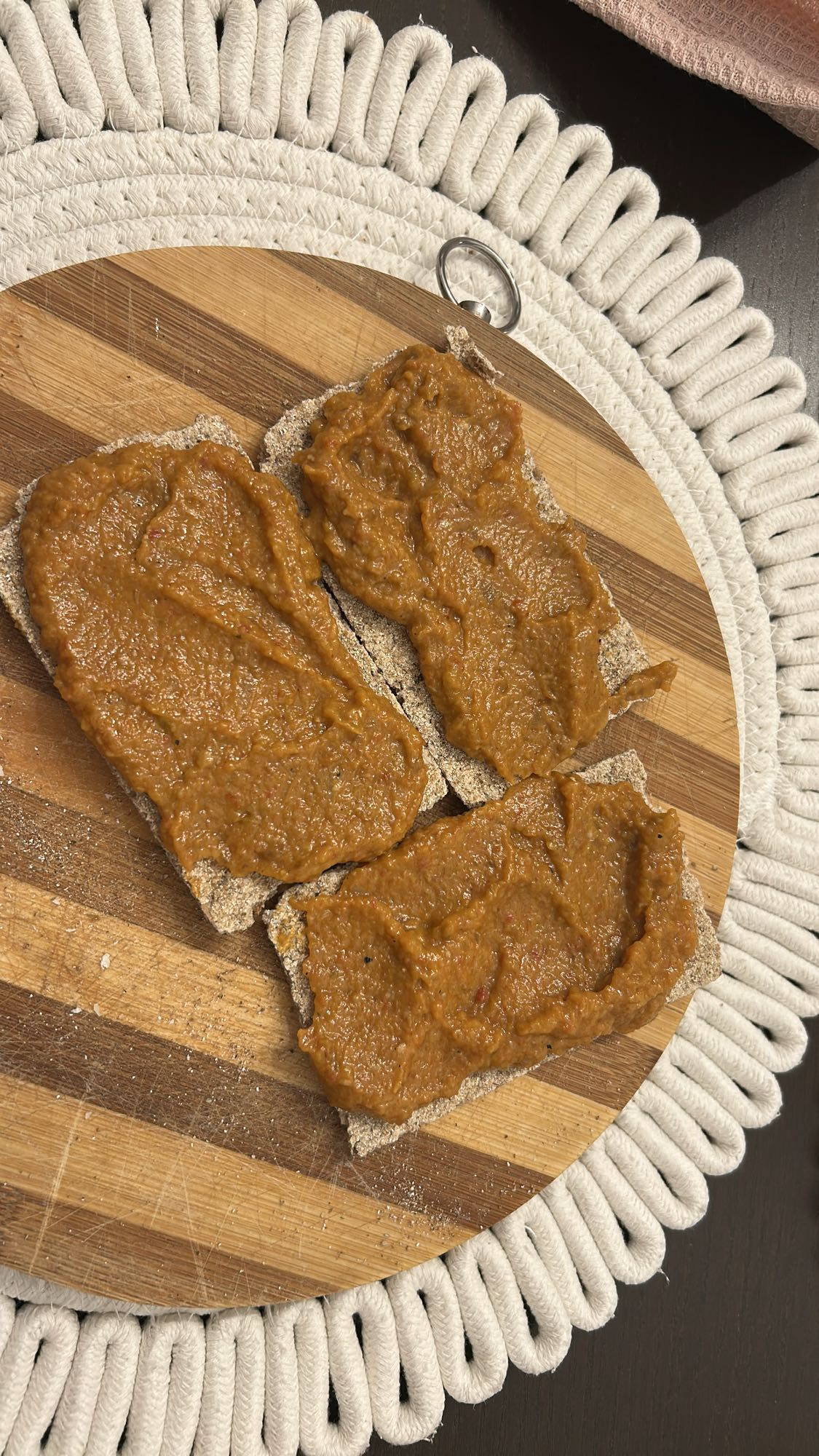 Crackers cu zacuscă