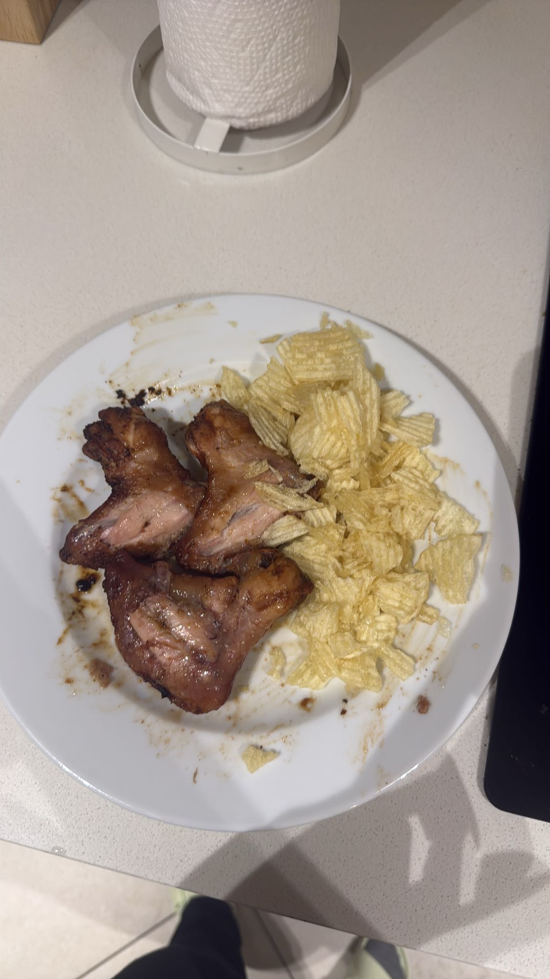 Chicken wings and chips