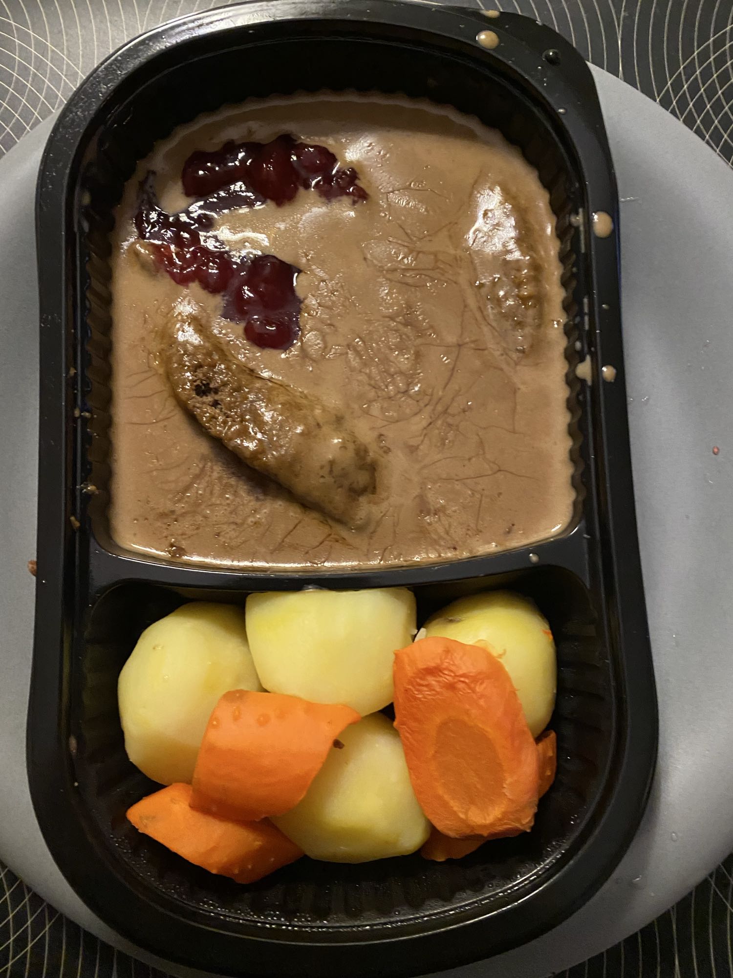 Köttbullar med potatis