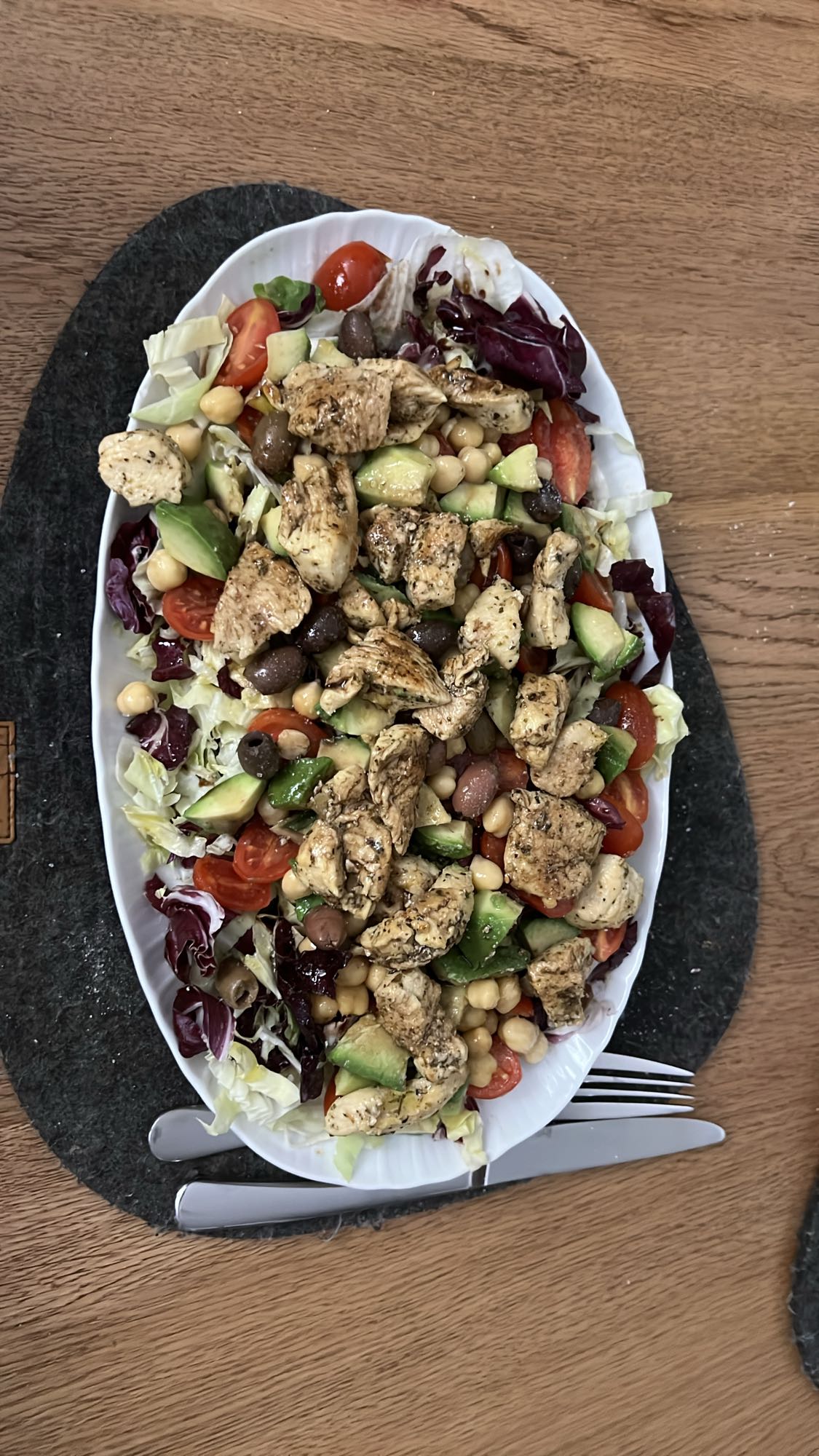 Tavuklu Akdeniz Salata