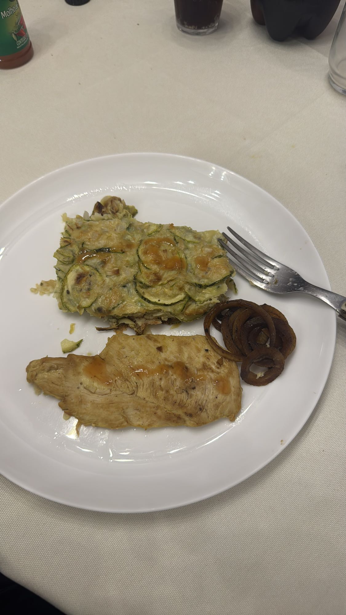 Frango com torta de abobrinha