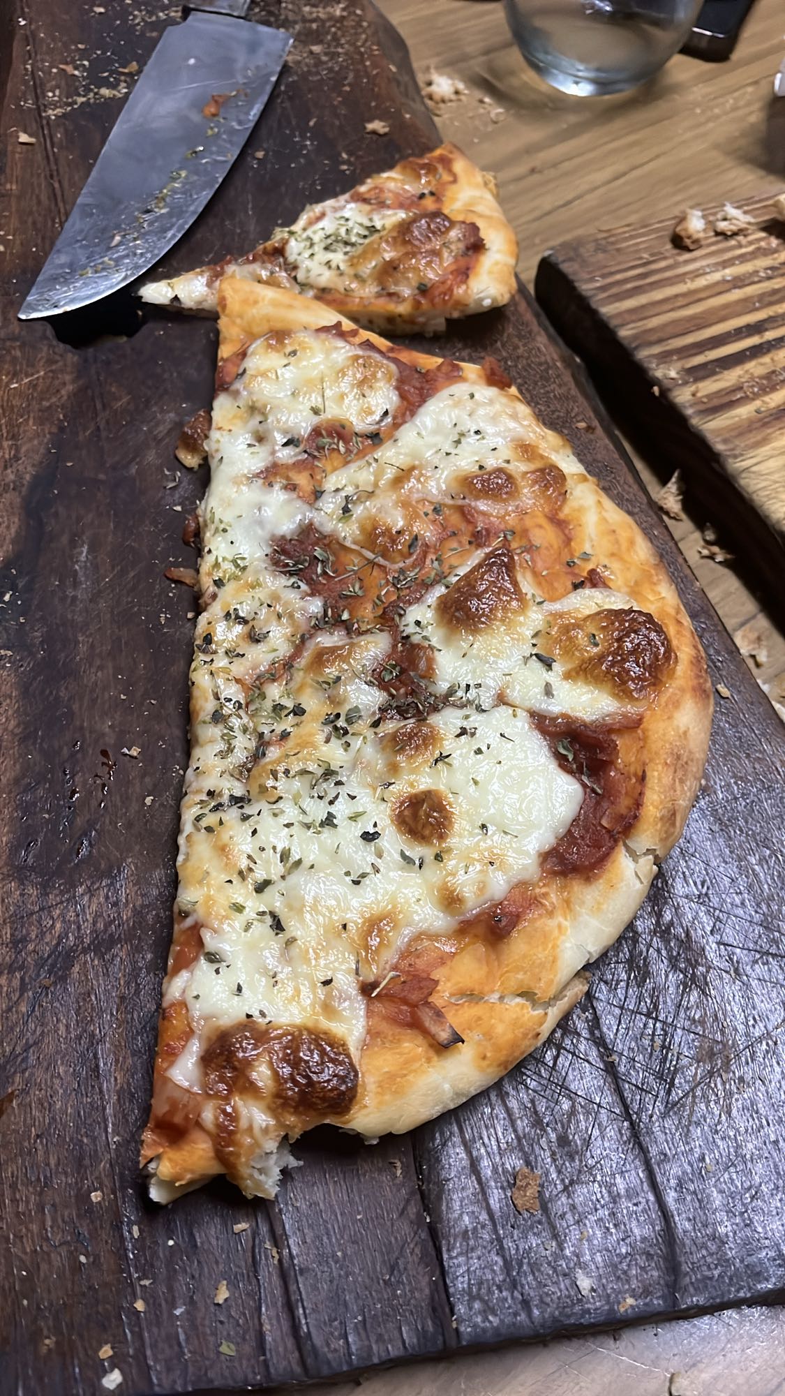 Pizza de queso y pepperoni