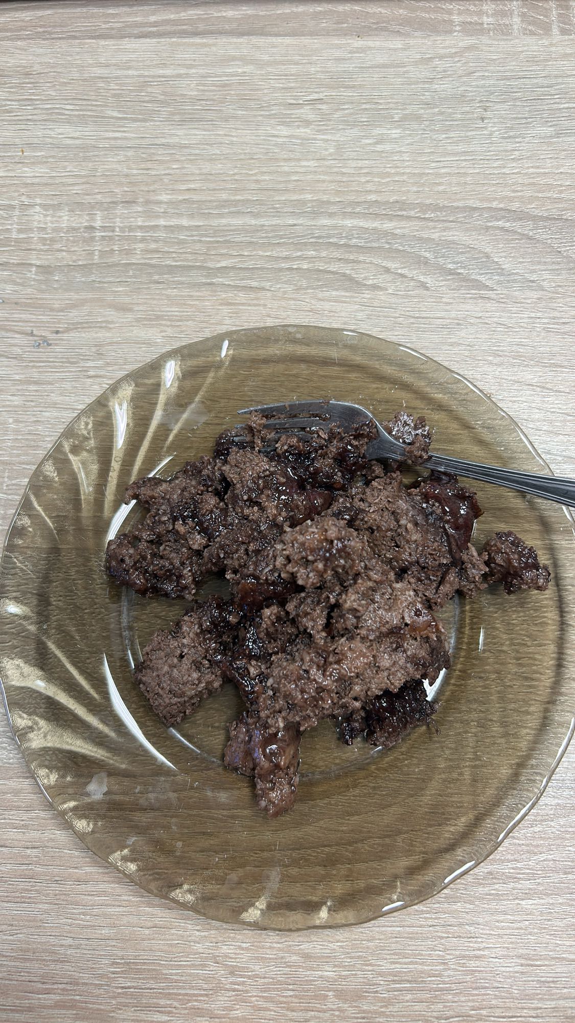 Carne tocată prăjită cu banană, ou, fulgi de cocos și cacao