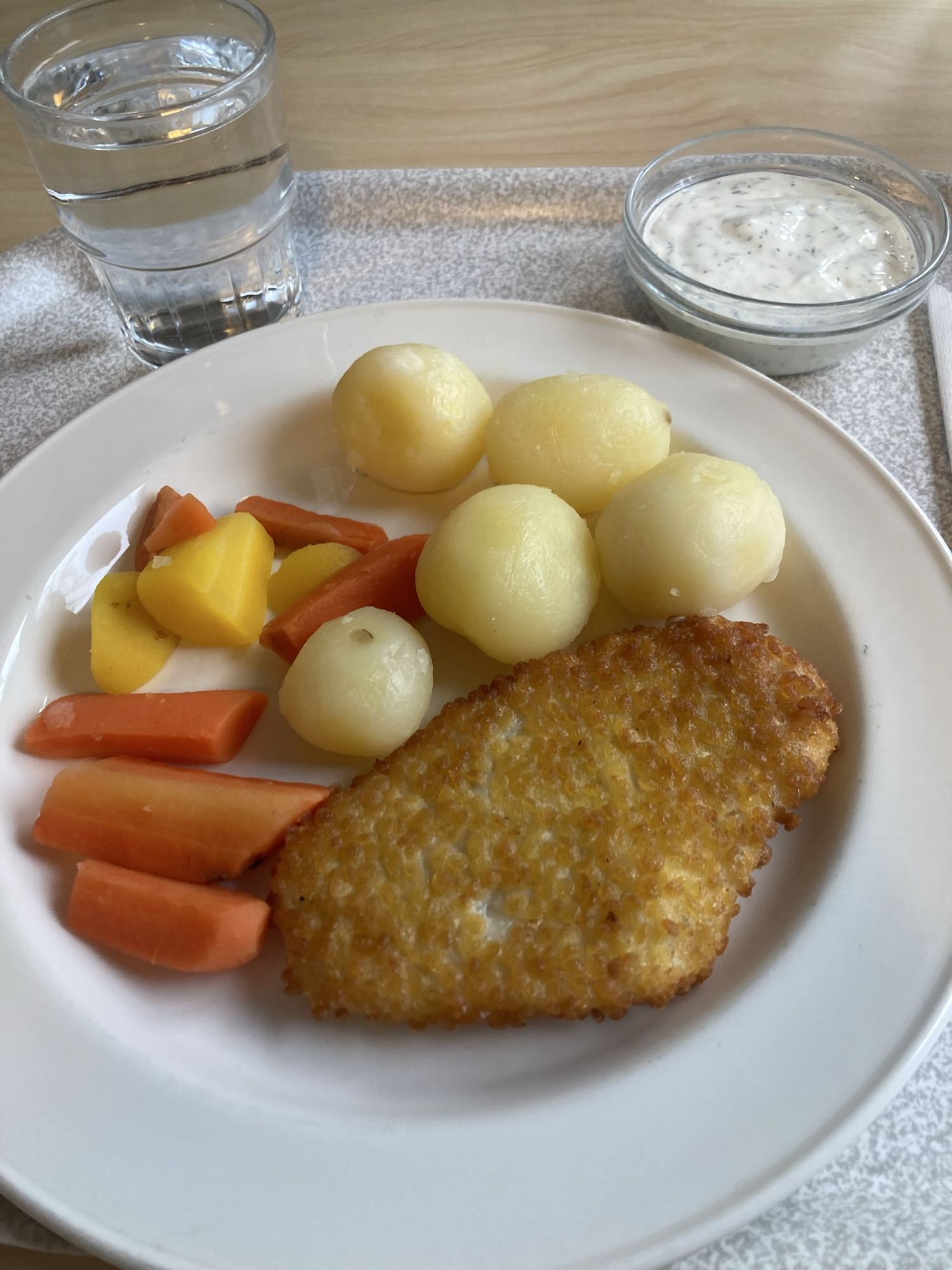 Fisk med potatis och sås