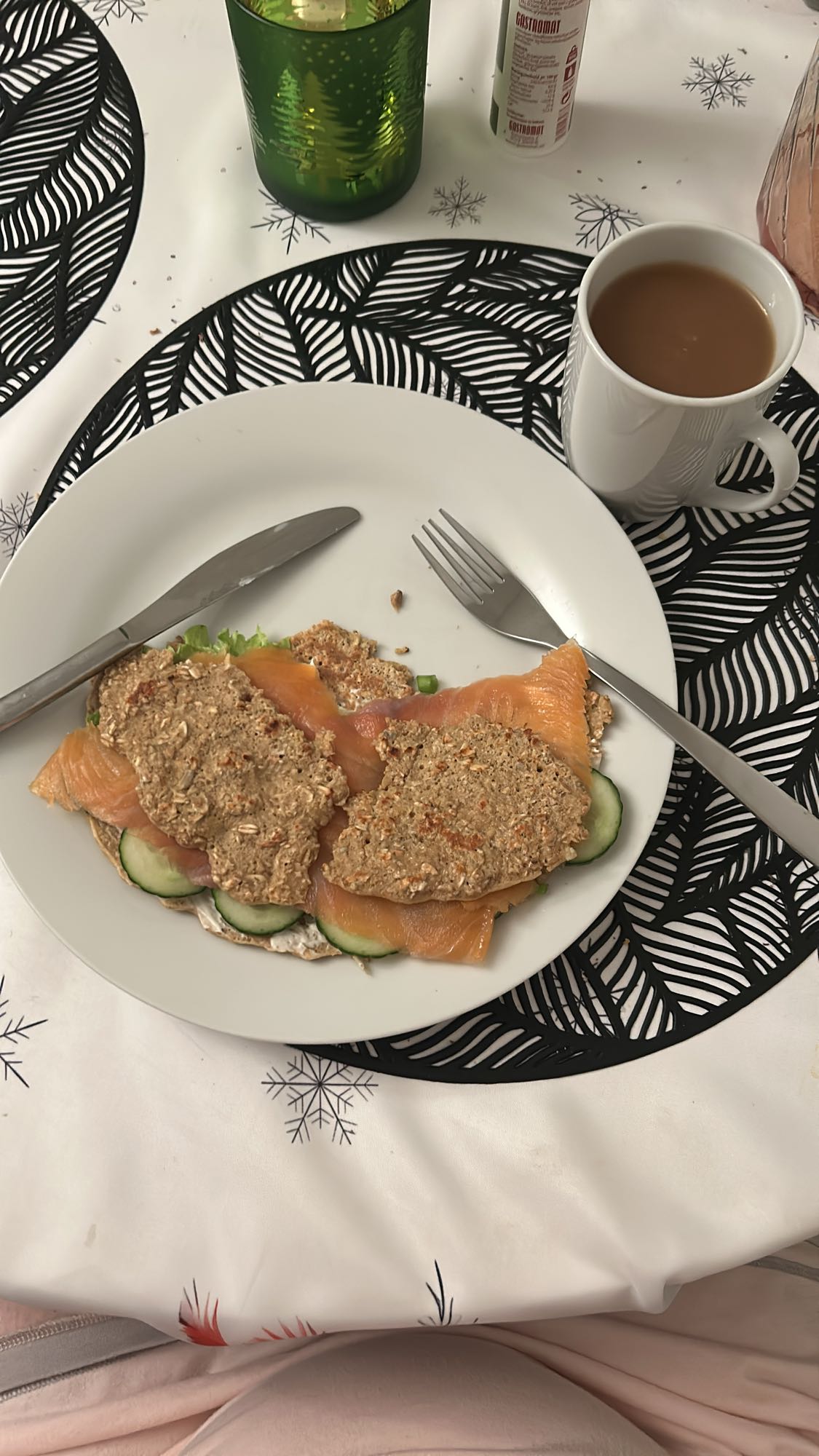 хлебцы с лососем