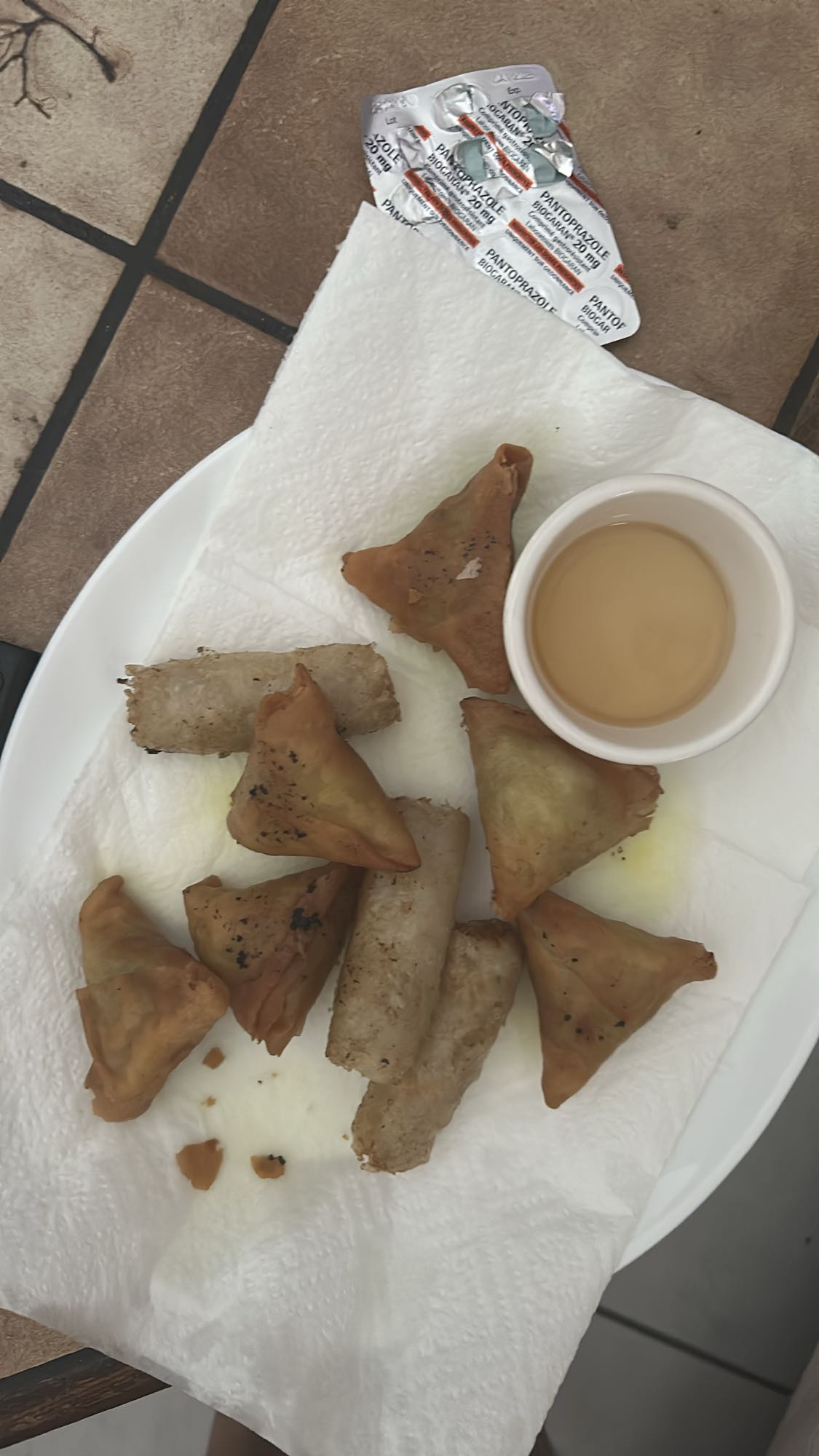 Samosas et rouleaux frits