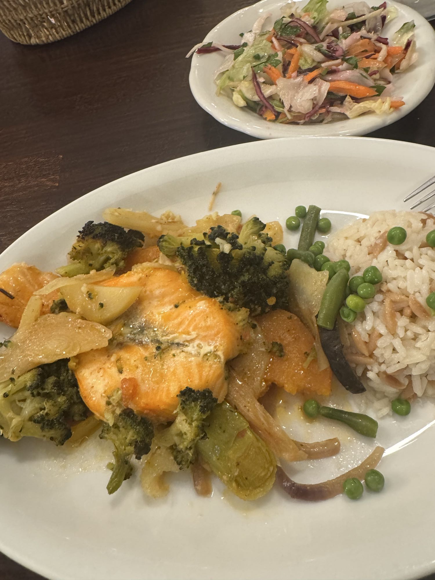 Lachs mit Gemüseplatte