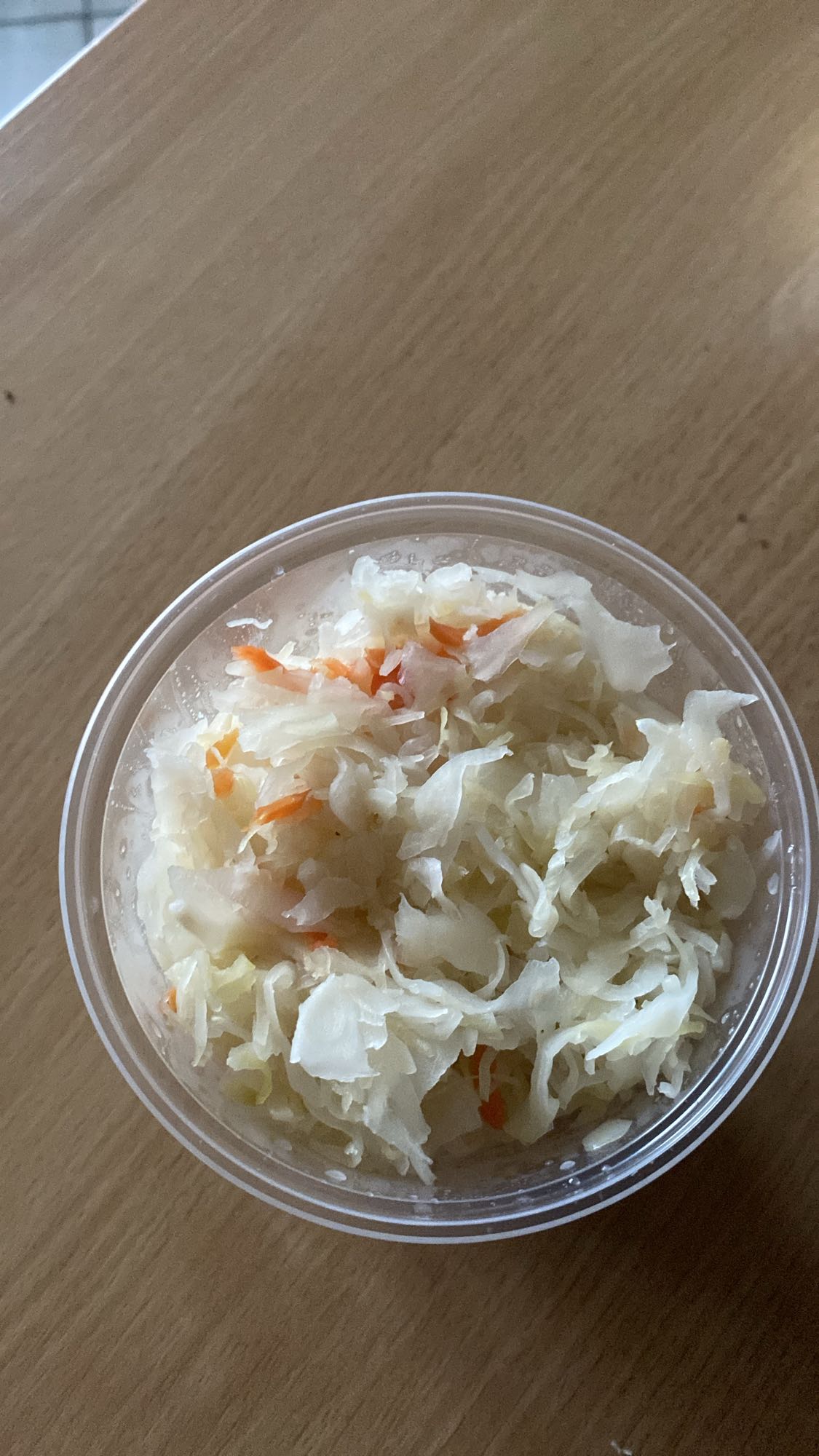 Surówka z kiszonej kapusty