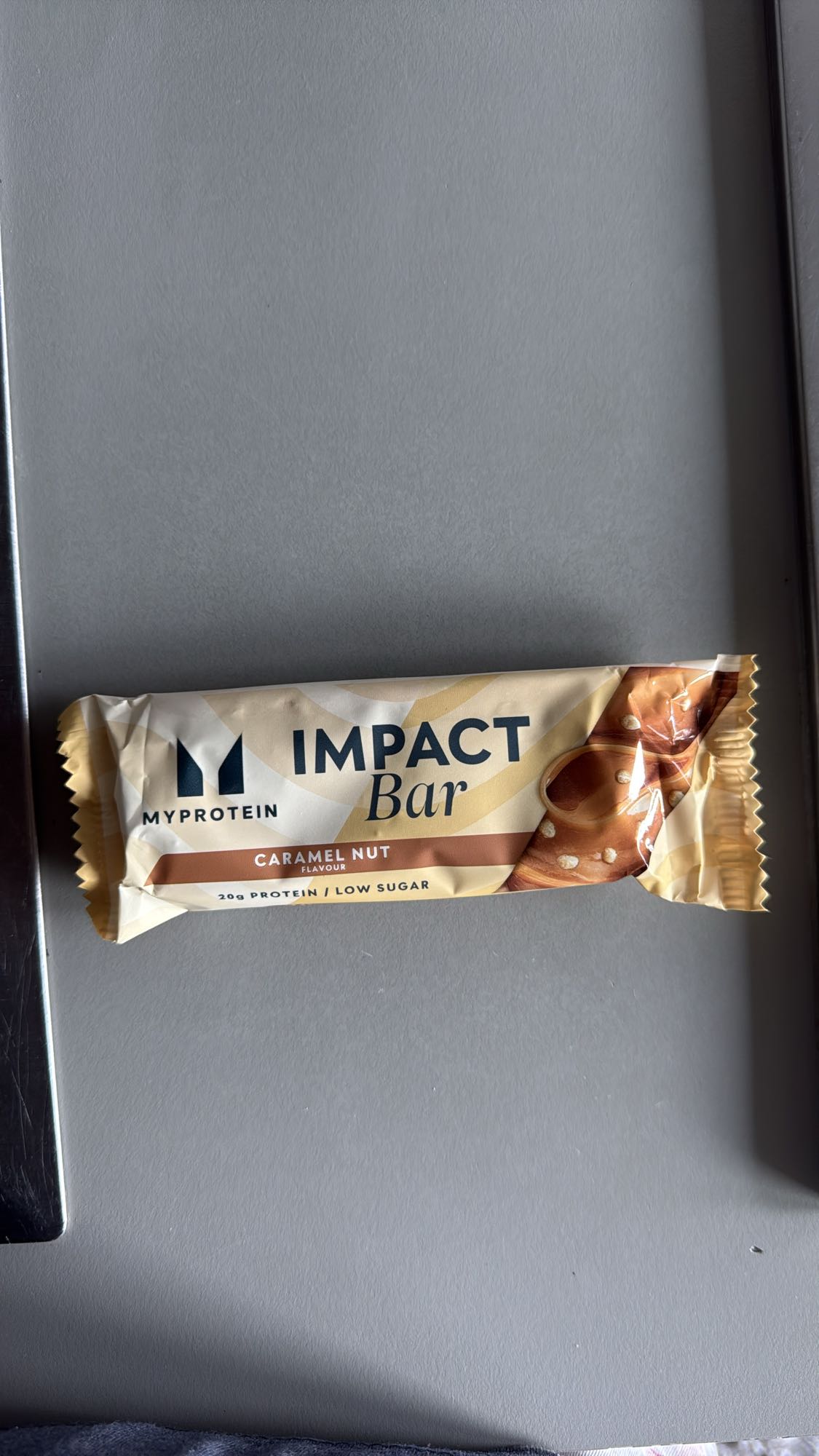 Baton proteic caramel nuci