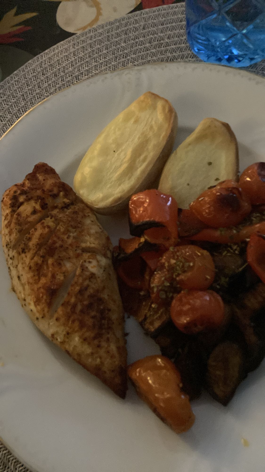 Kyckling med potatis och grönsaker