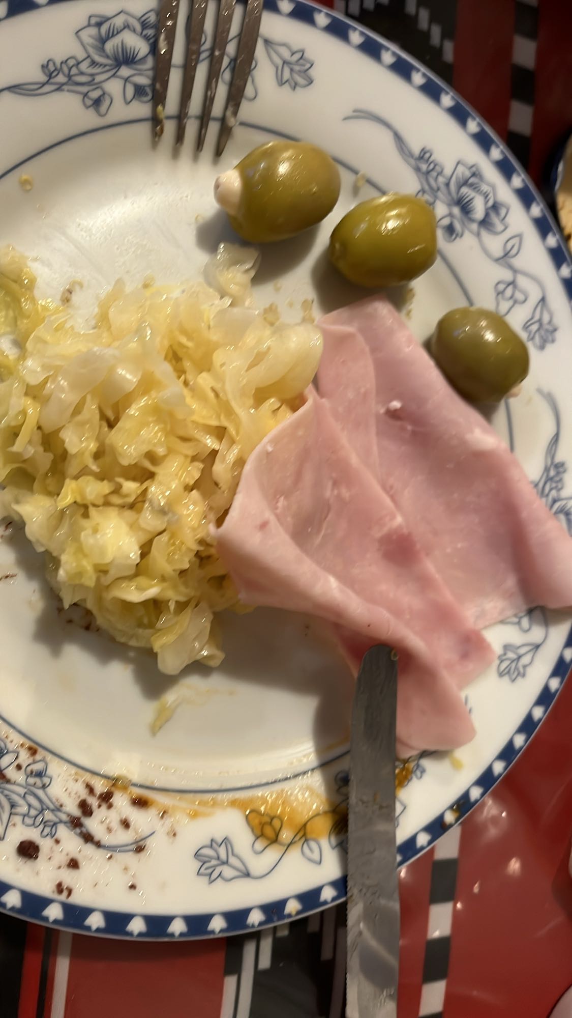 Шунка със зеле и маслини