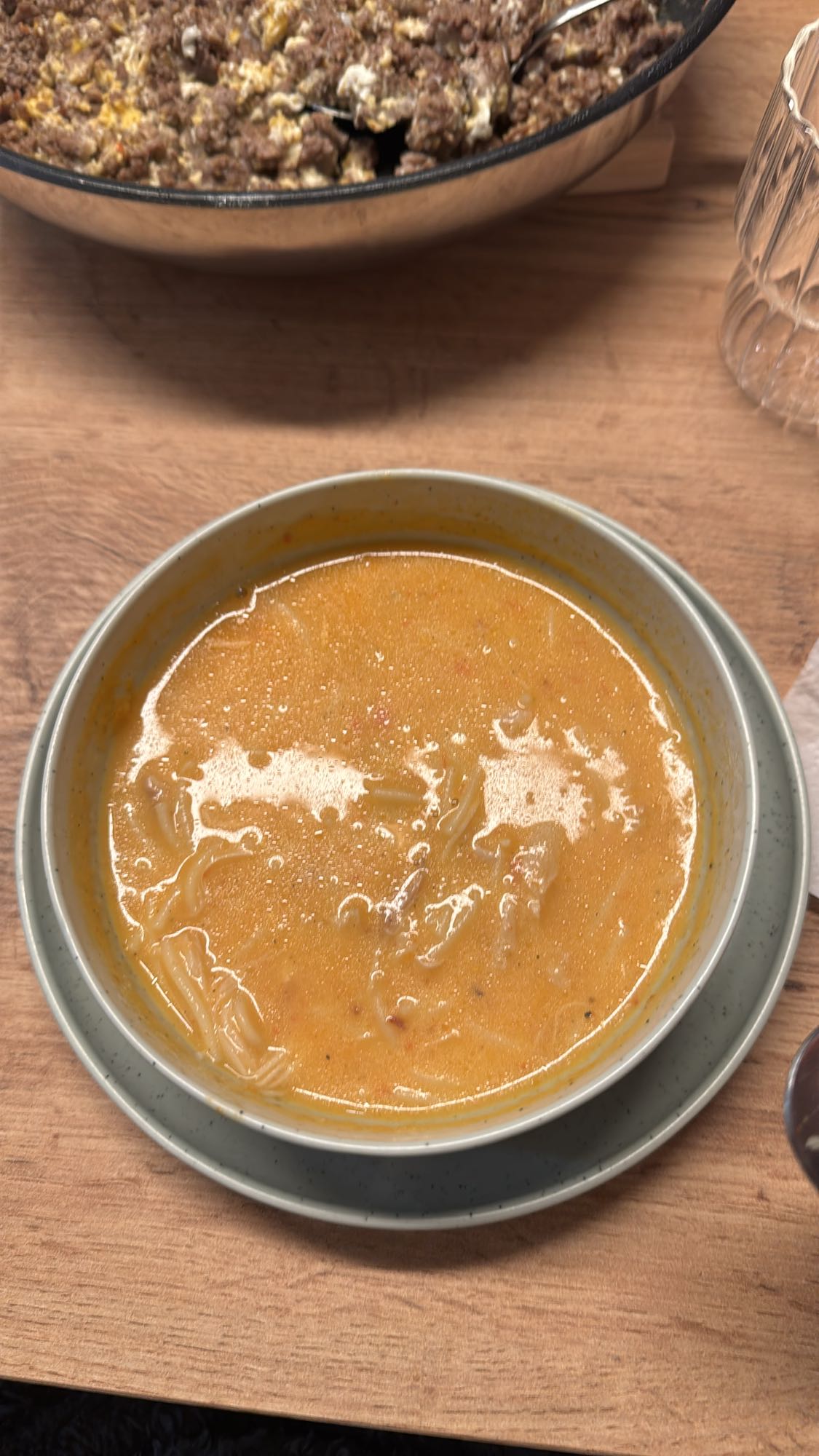 Şehriyeli domates çorbası