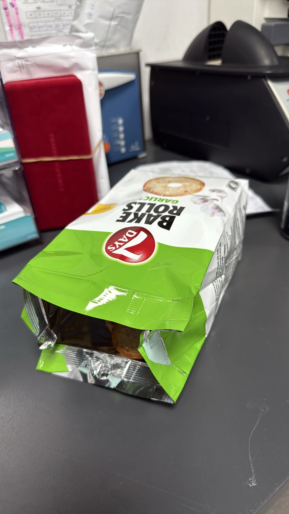 Rulouri usturoi coapte