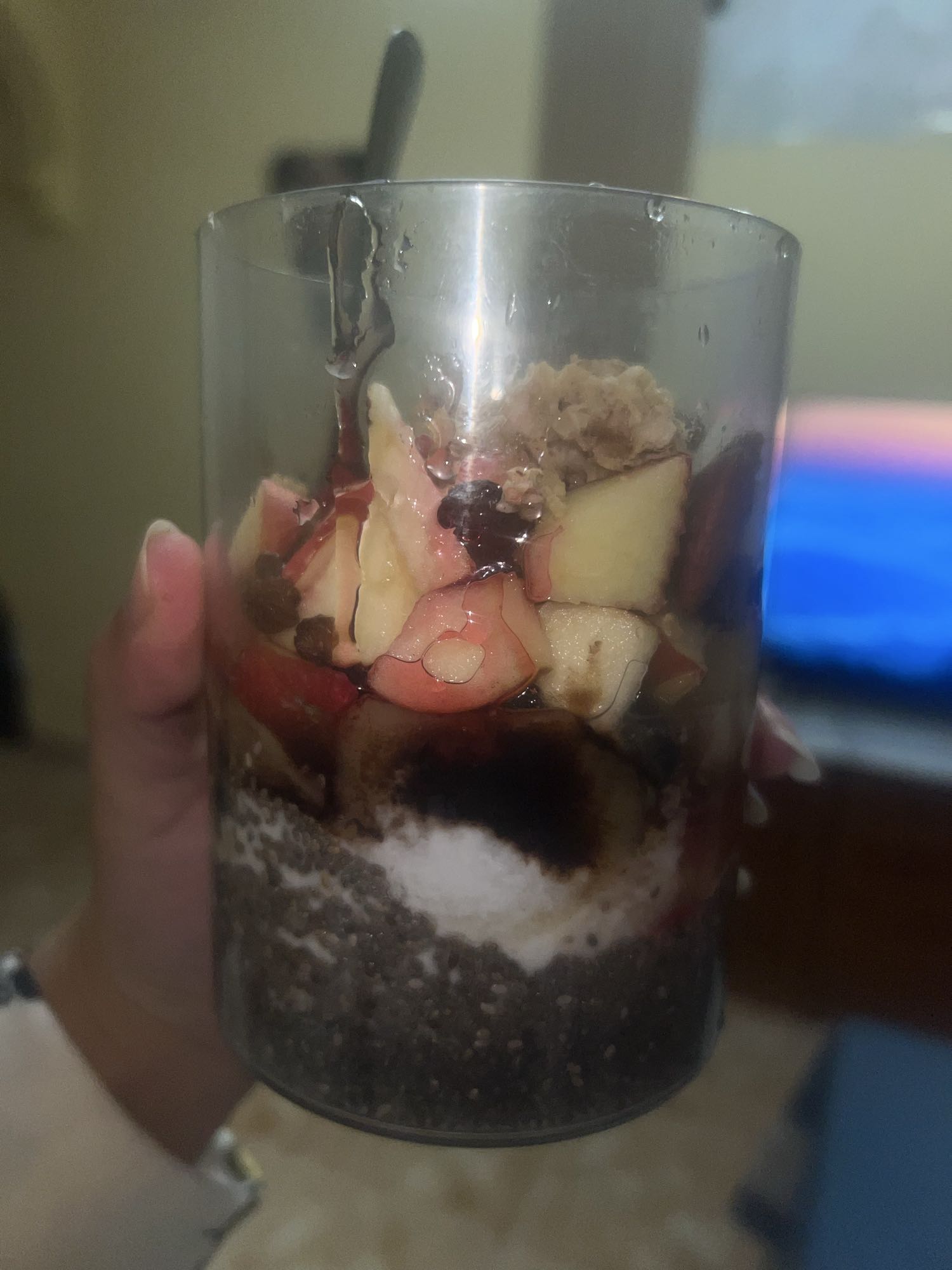 vaso de chía con frutas