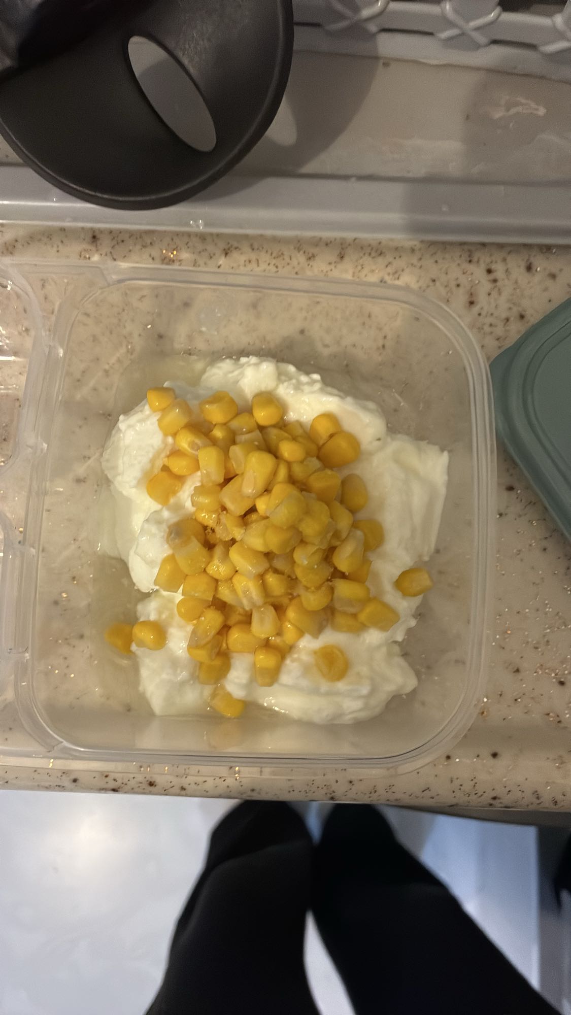 Mısır ve yoğurt karışımı