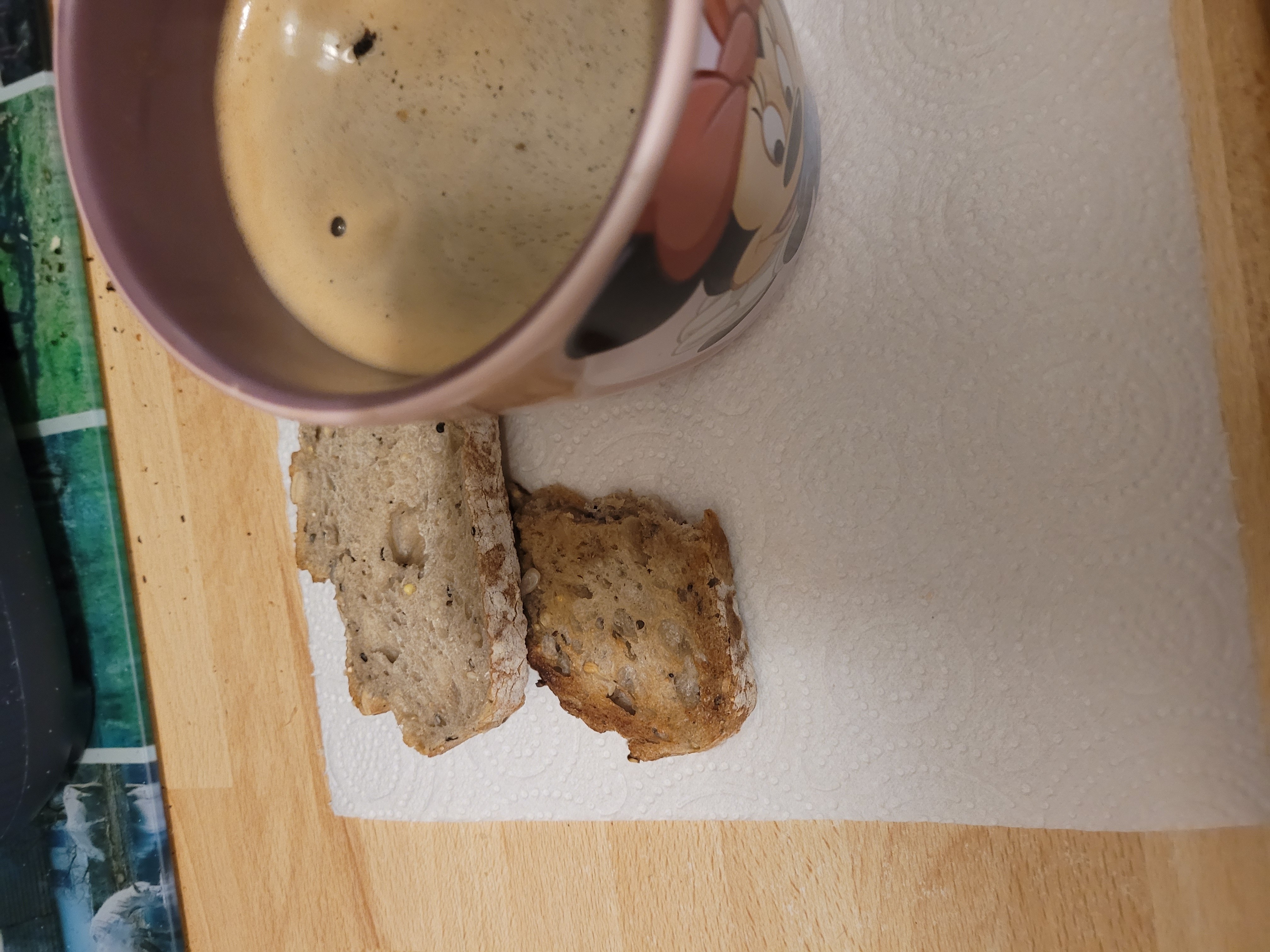 Café et pain aux graines