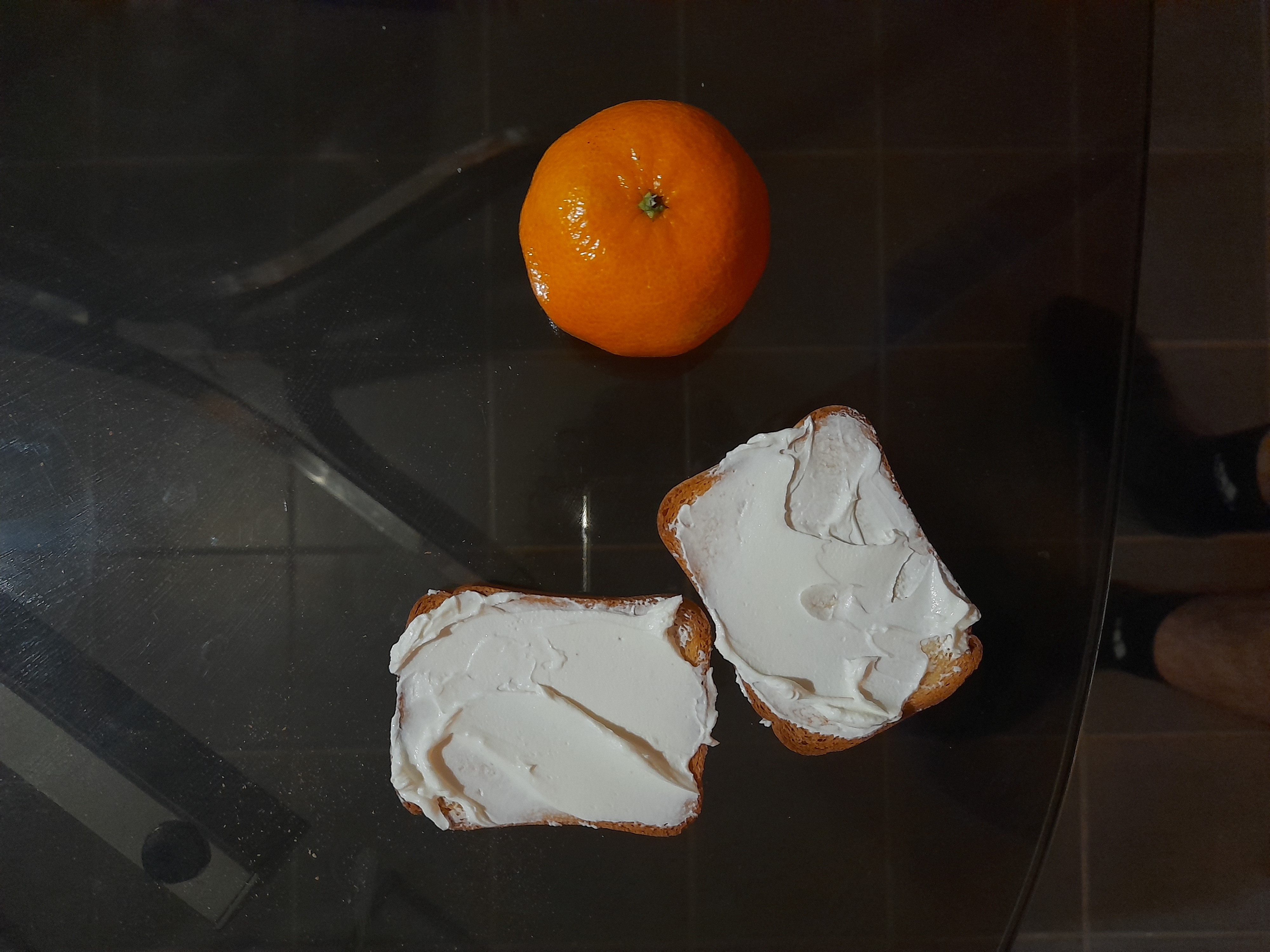 Tartines fromage et mandarine