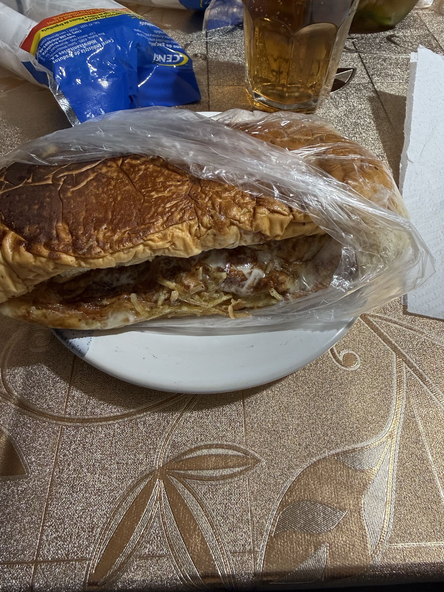 Sanduíche de carne e batata