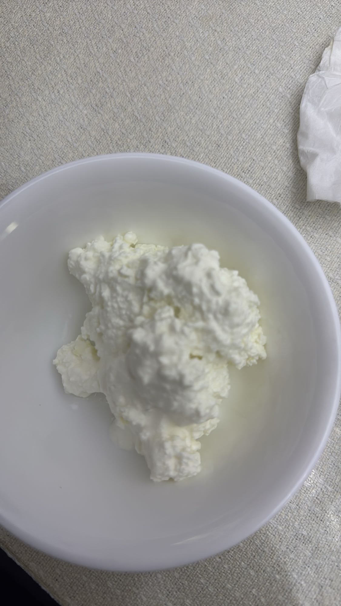 Творог в миске